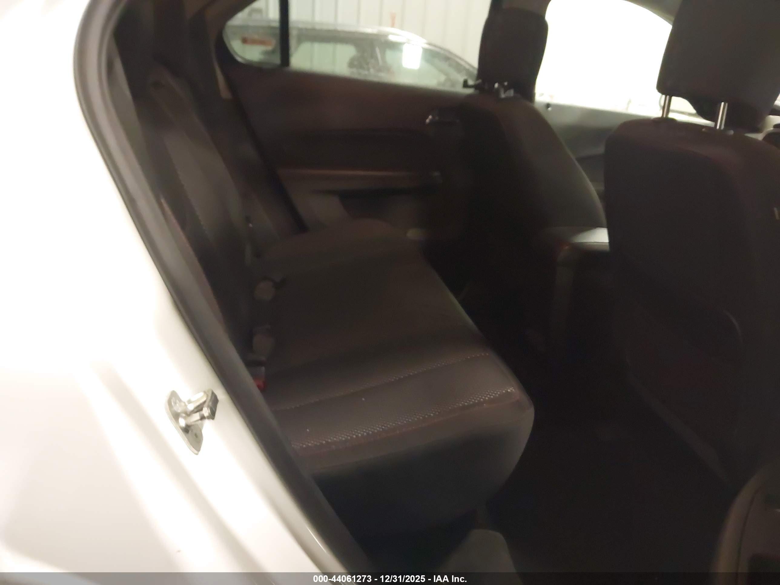 CHEVROLET EQUINOX image 8