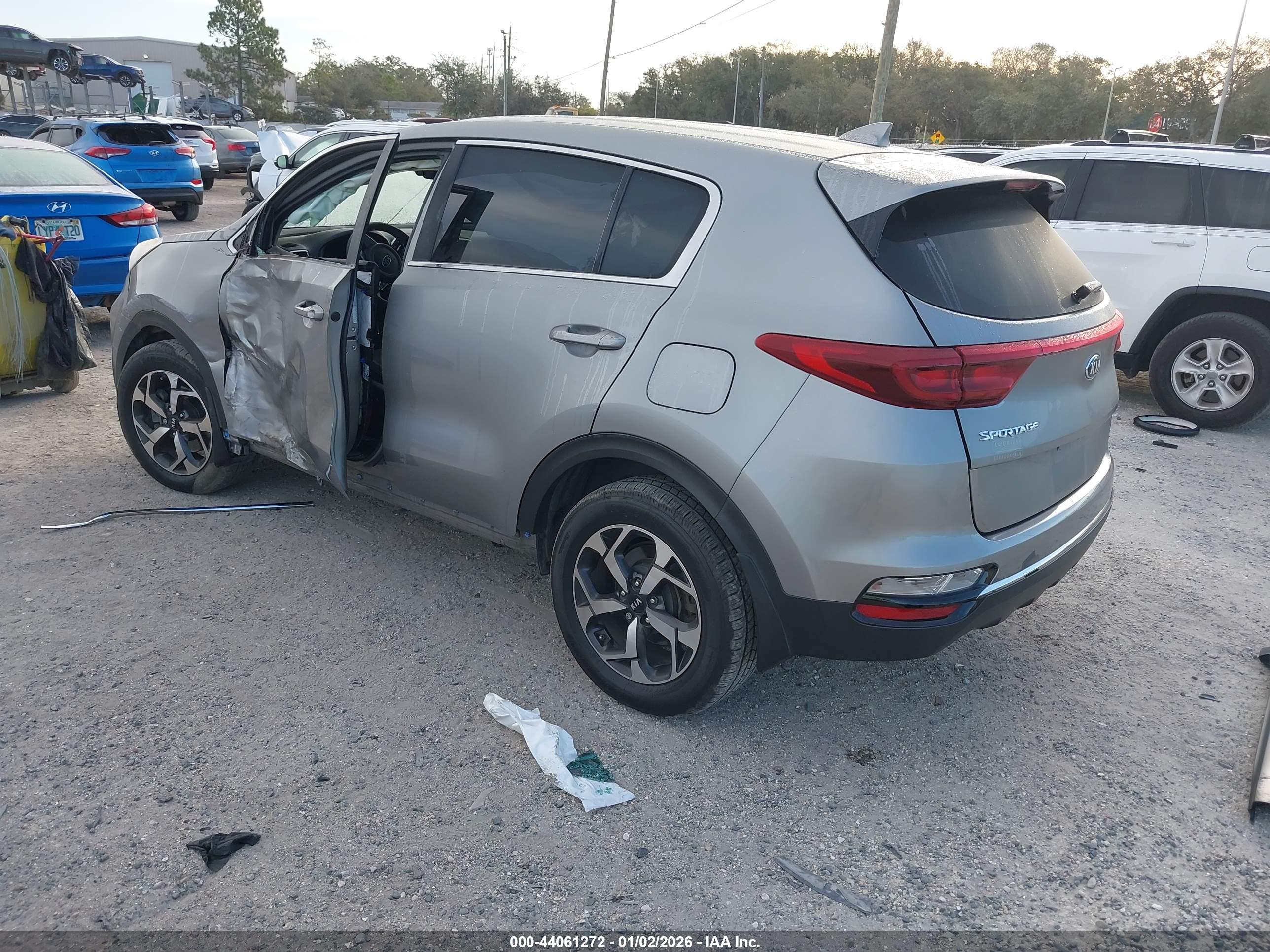KIA SPORTAGE image 3
