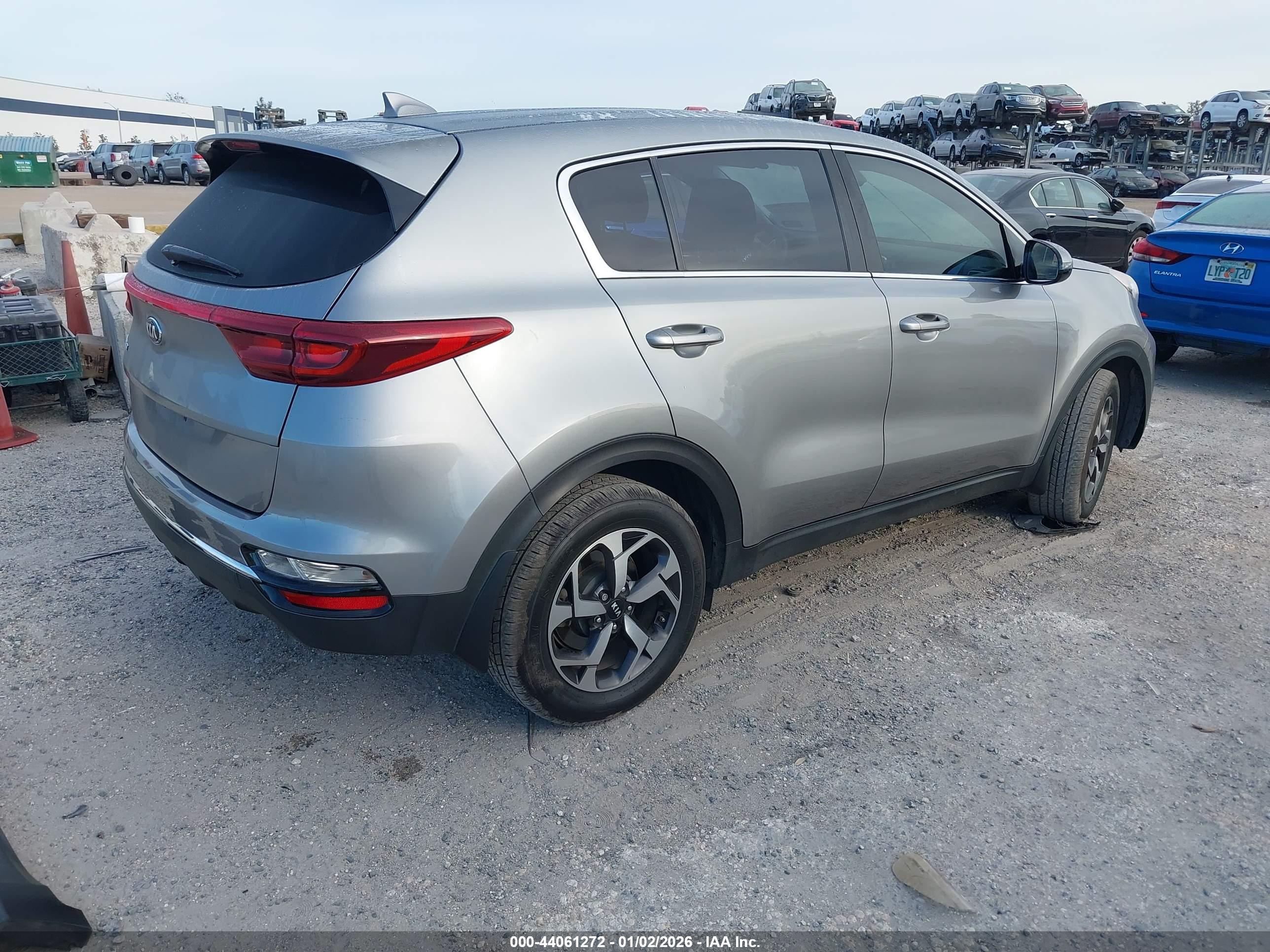 KIA SPORTAGE image 4