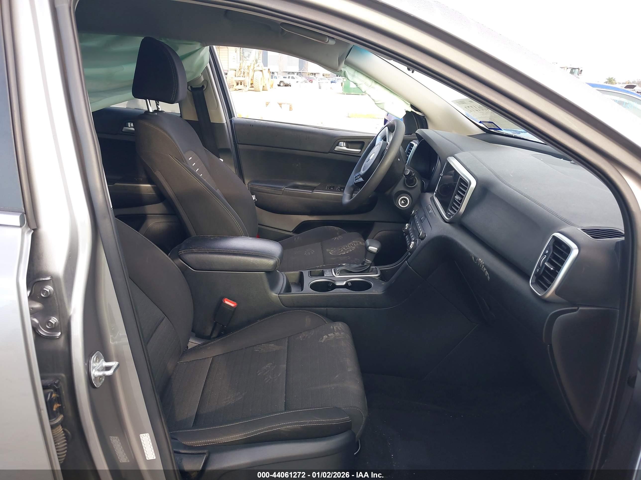 KIA SPORTAGE image 5