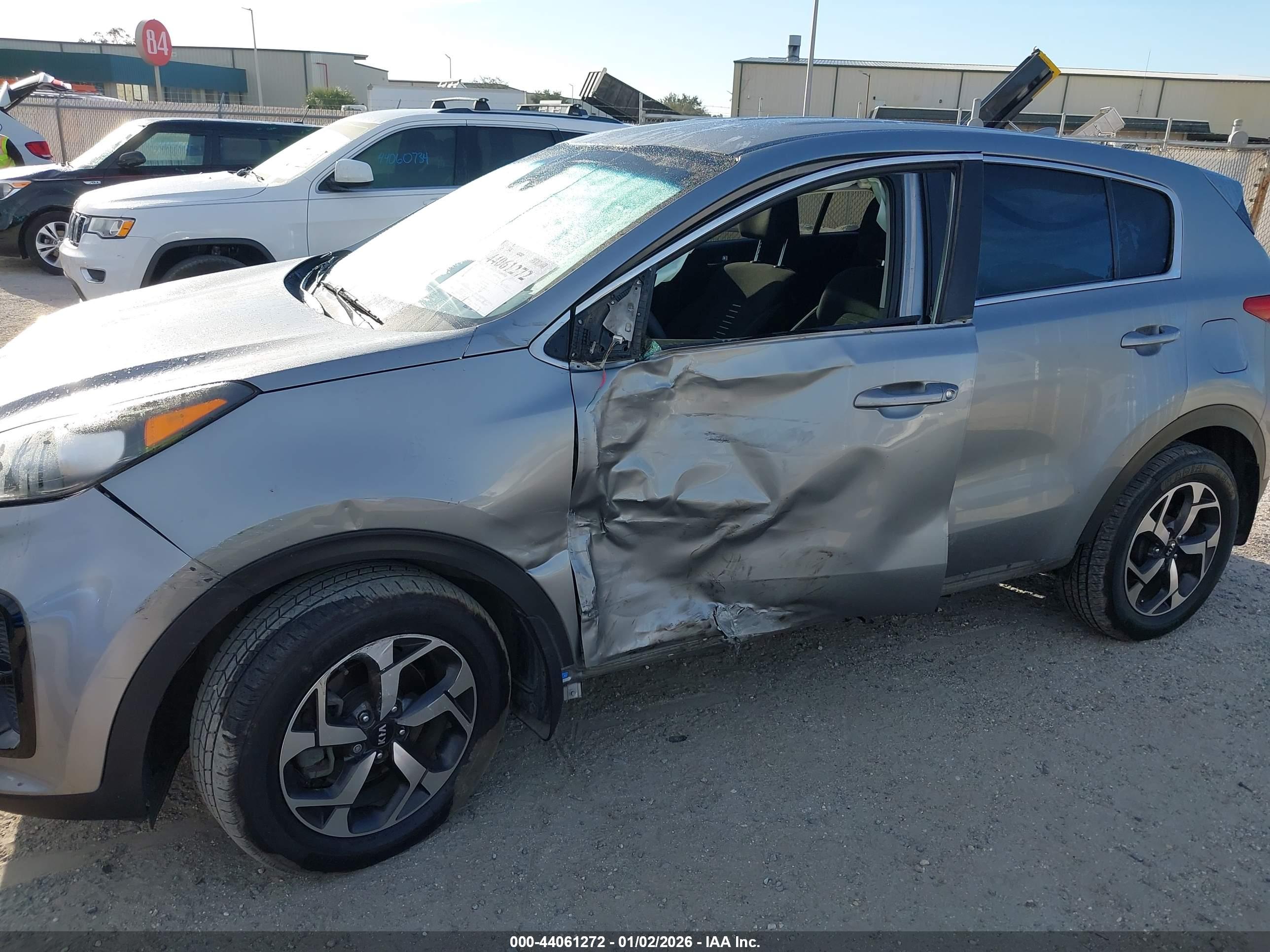 KIA SPORTAGE image 6
