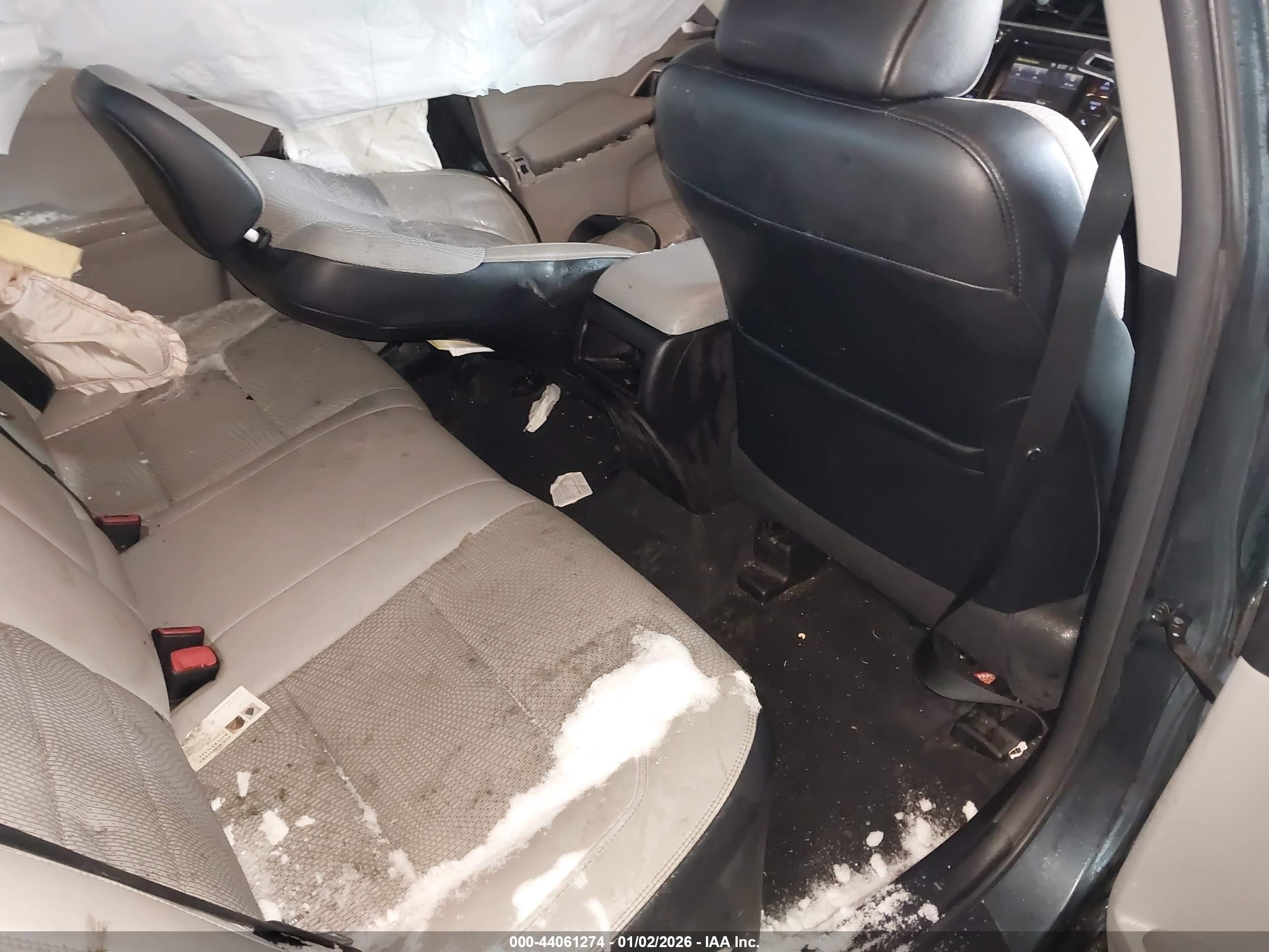 TOYOTA CAMRY image 8