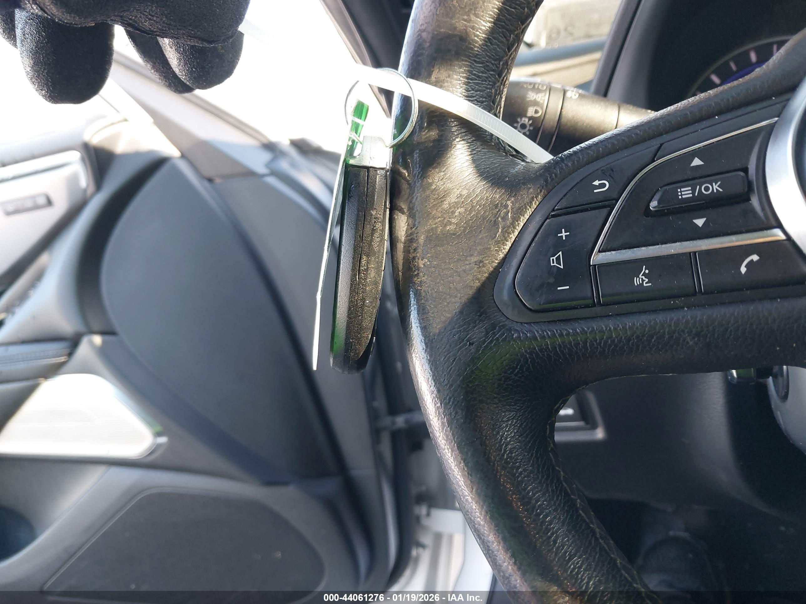 INFINITI Q60 image 11