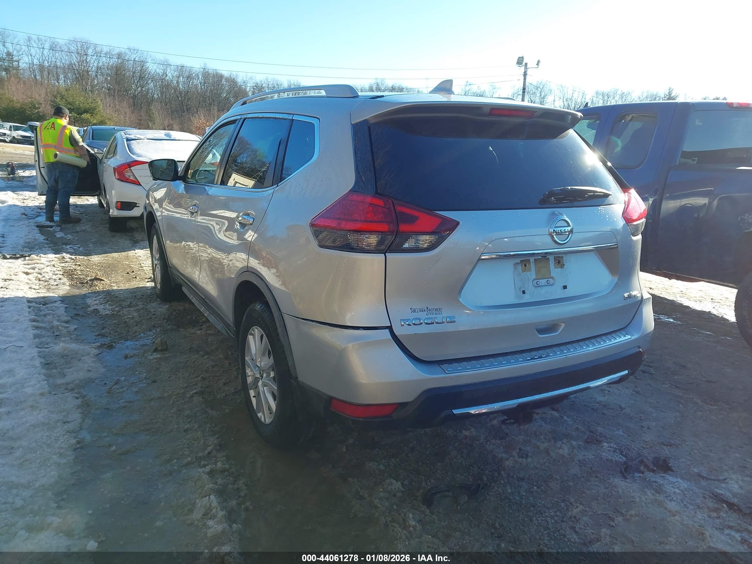 NISSAN ROGUE image 3