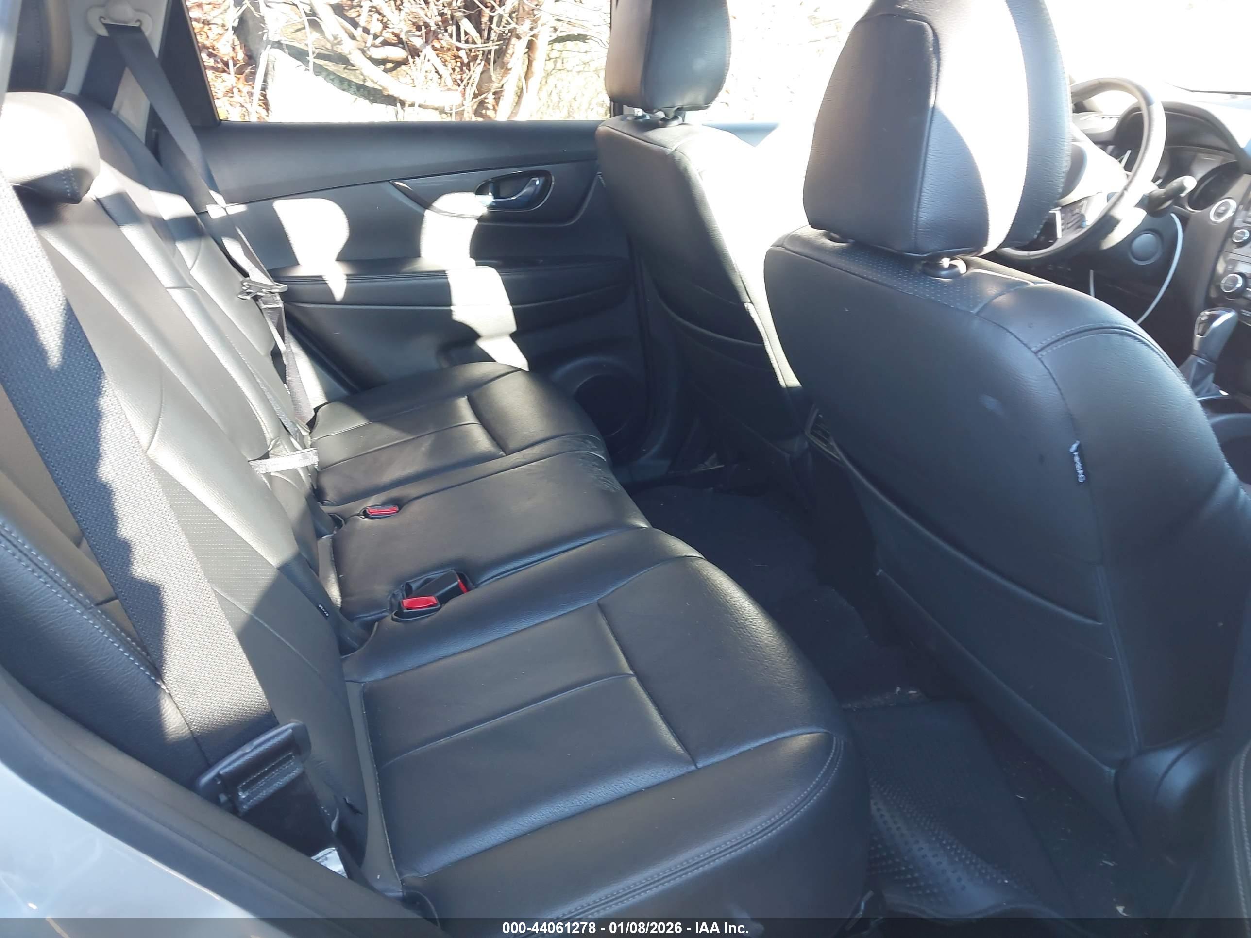 NISSAN ROGUE image 8