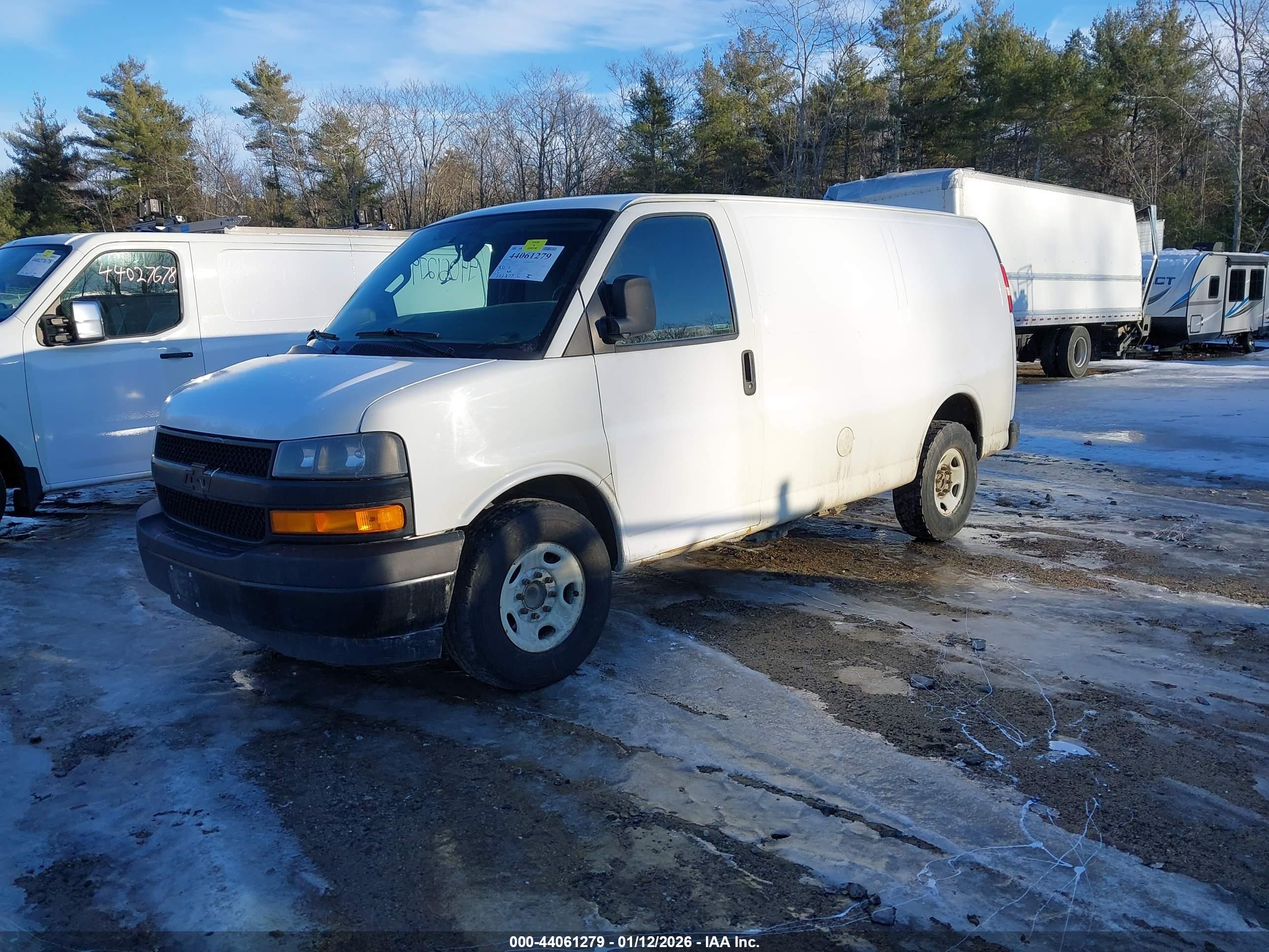 CHEVROLET EXPRESS image 2