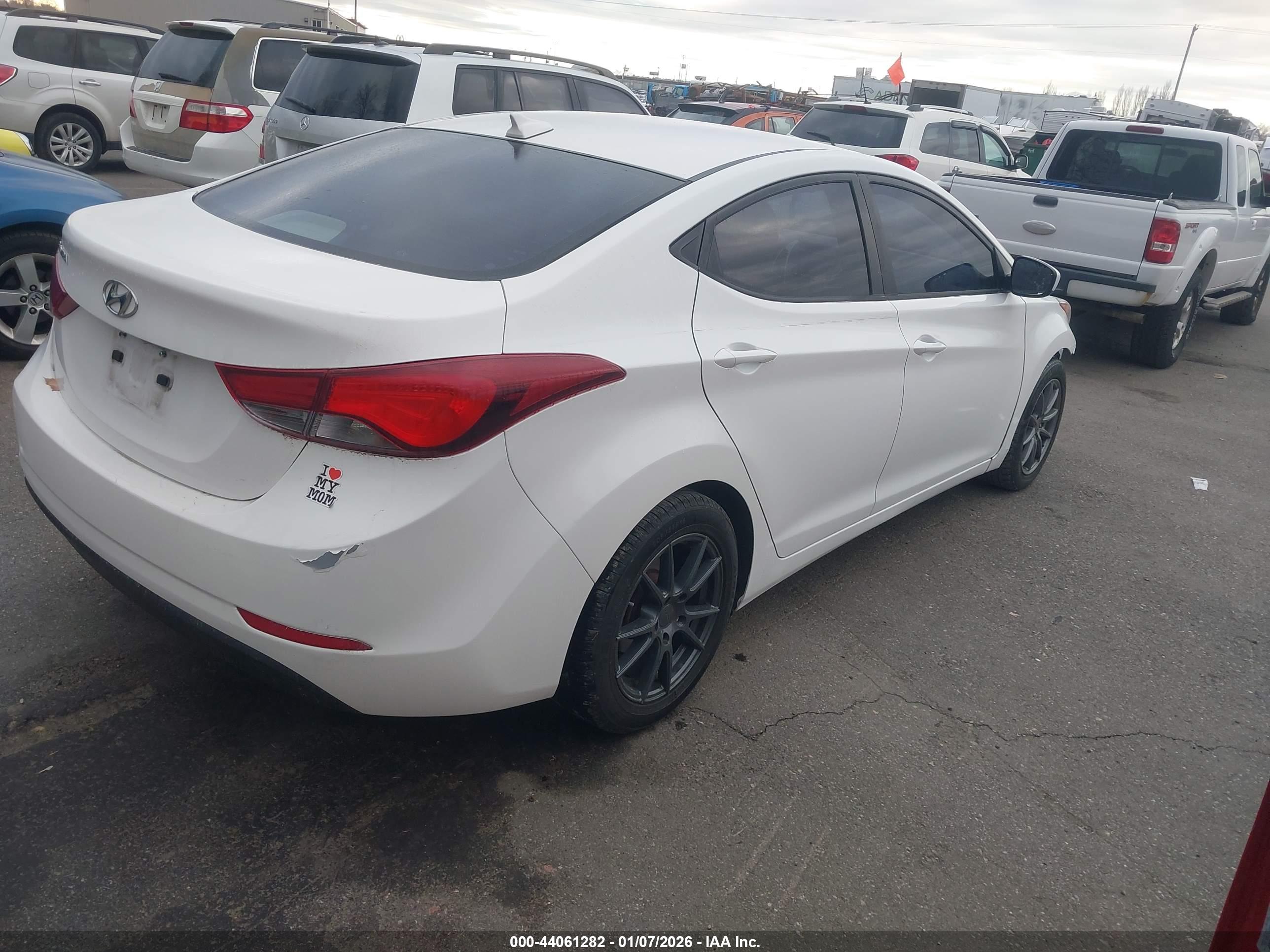 HYUNDAI ELANTRA image 4