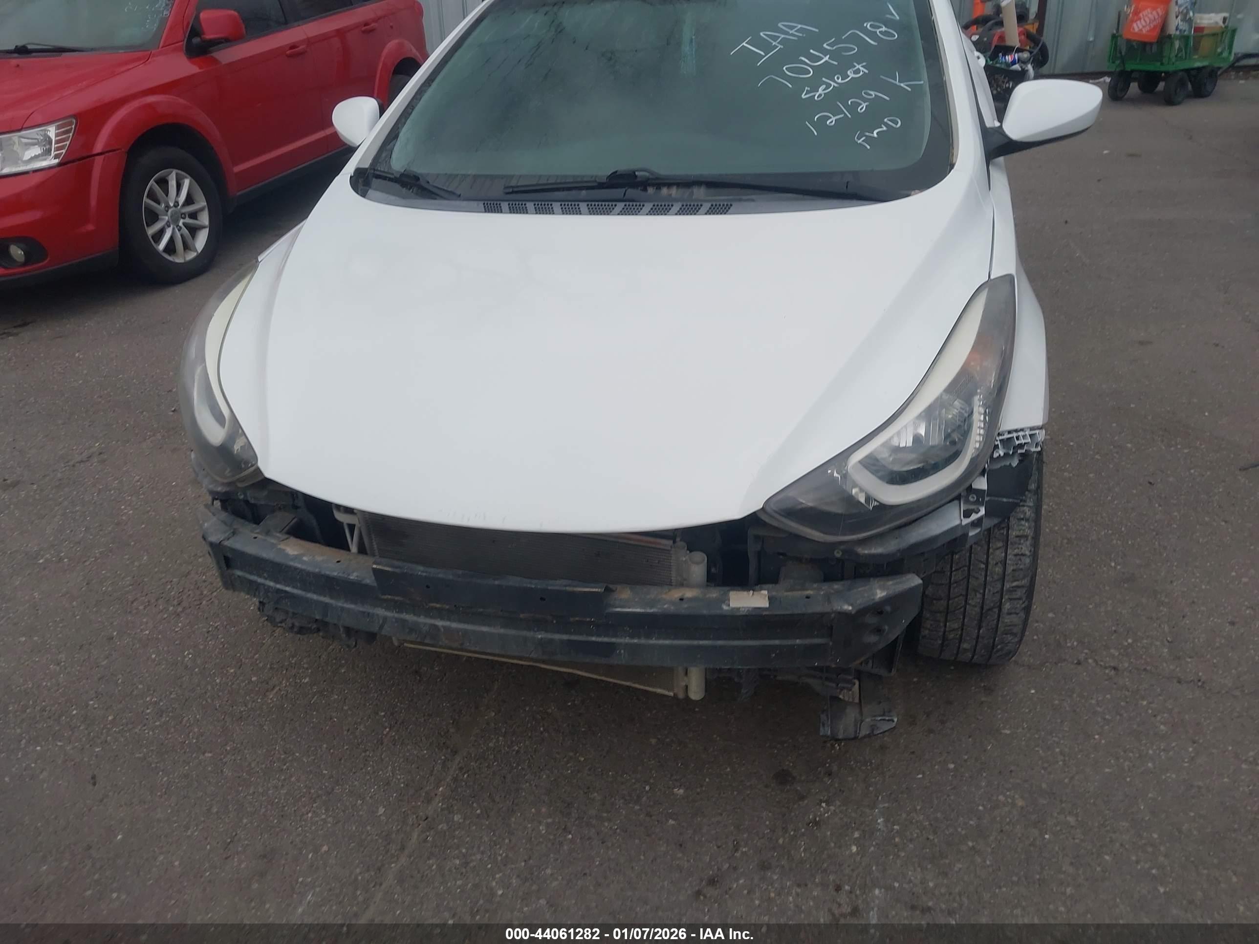 HYUNDAI ELANTRA image 6