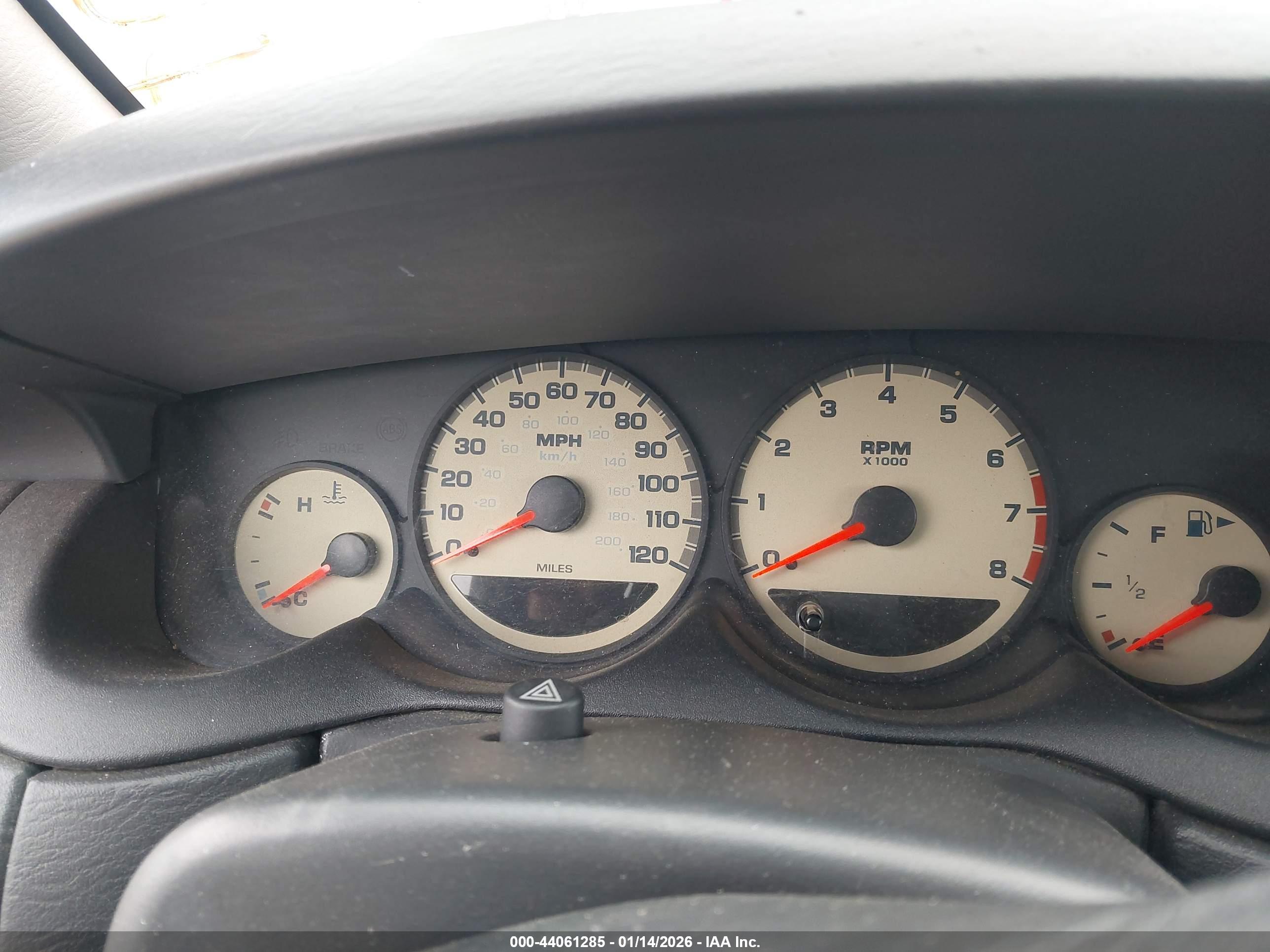 DODGE NEON image 7