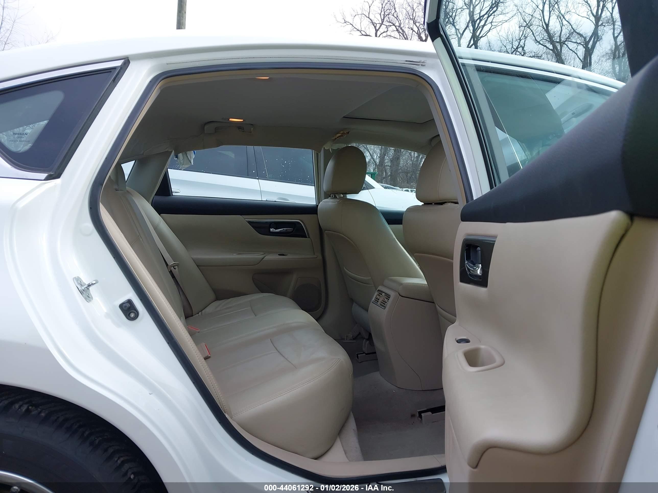 NISSAN ALTIMA image 8