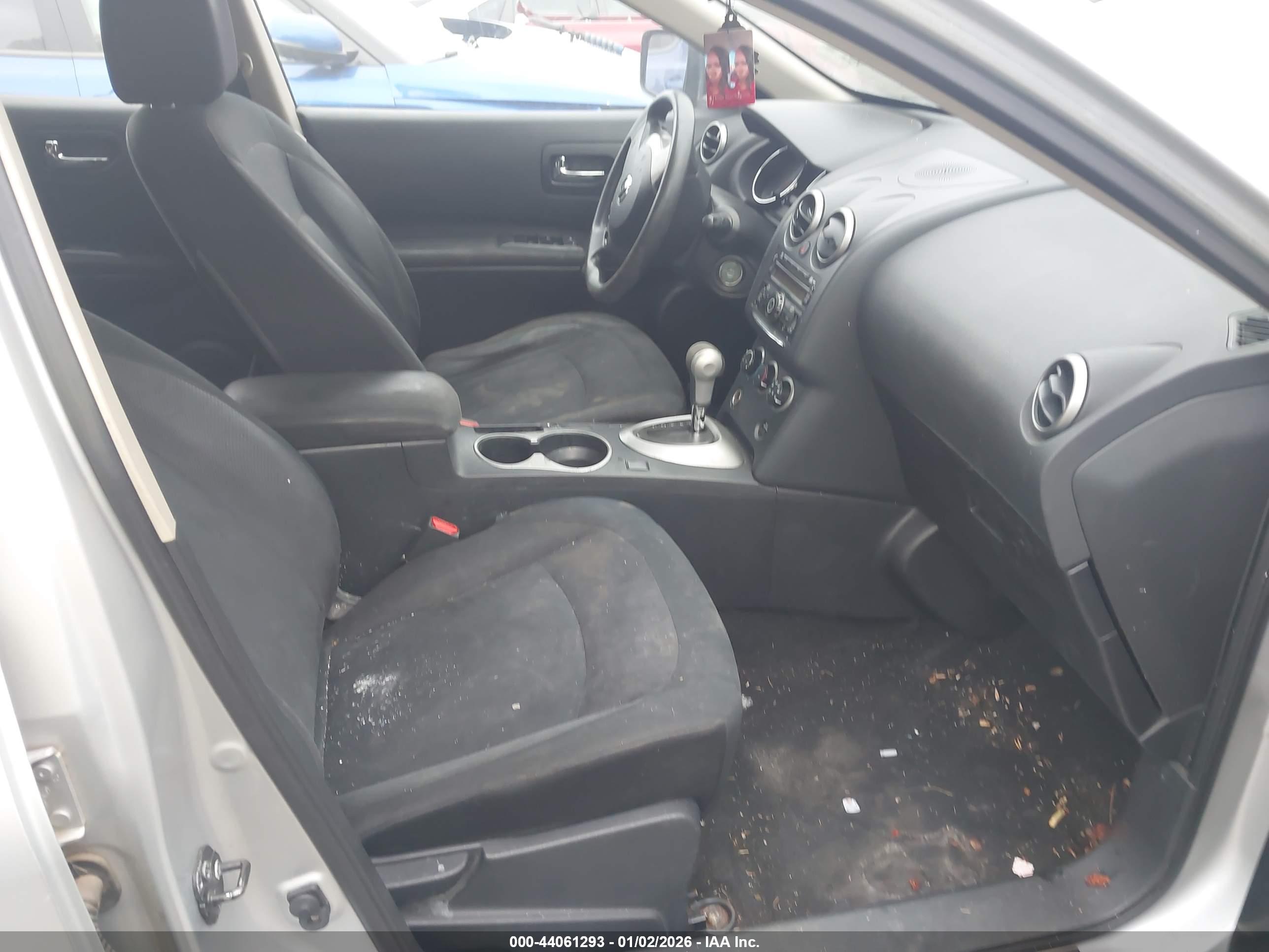 NISSAN ROGUE image 5