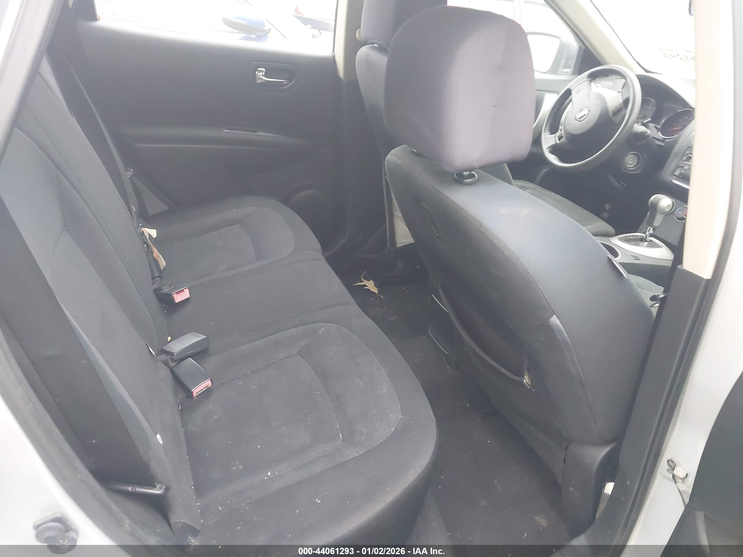 NISSAN ROGUE image 8