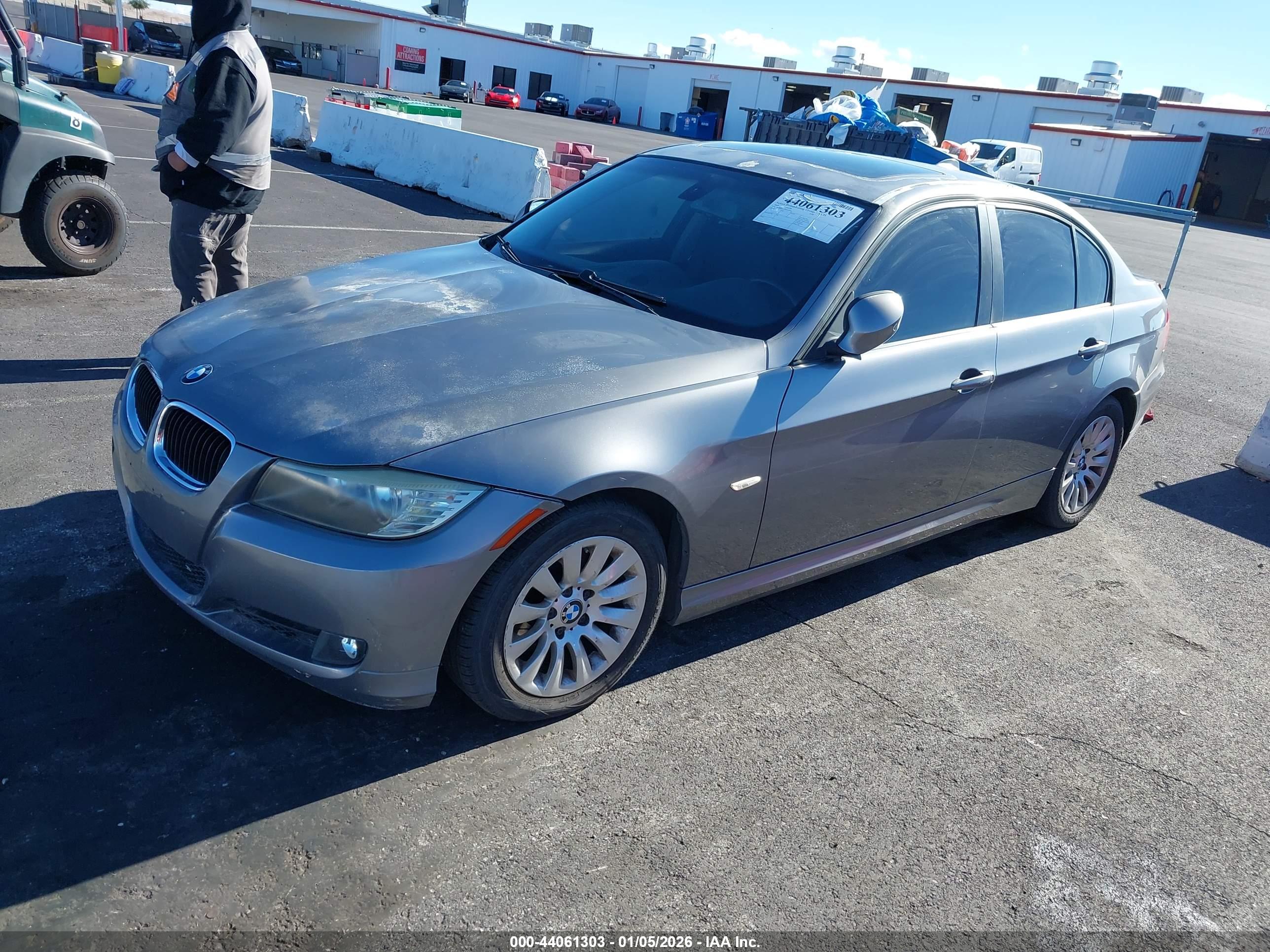 BMW 328I image 2
