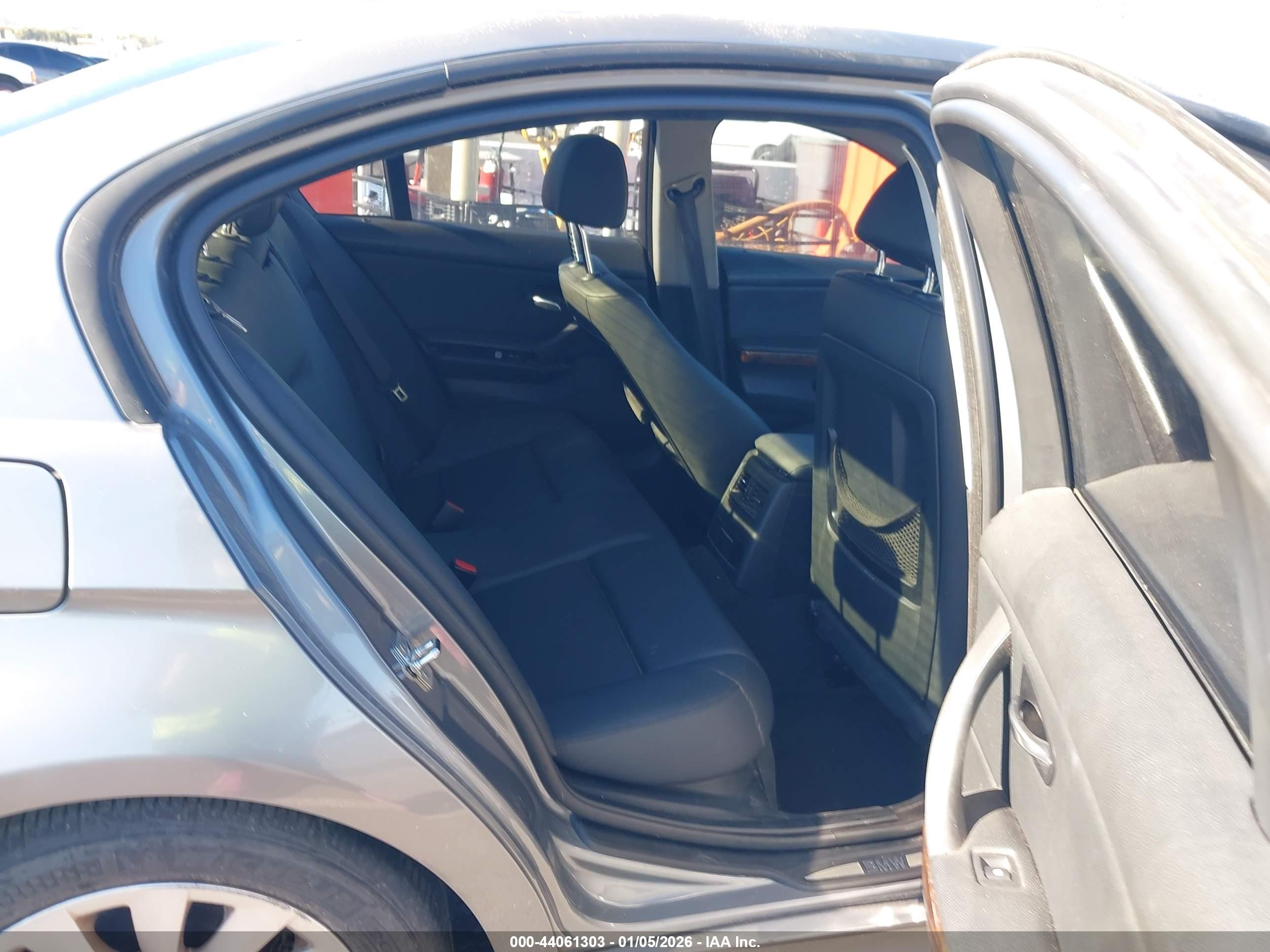 BMW 328I image 8