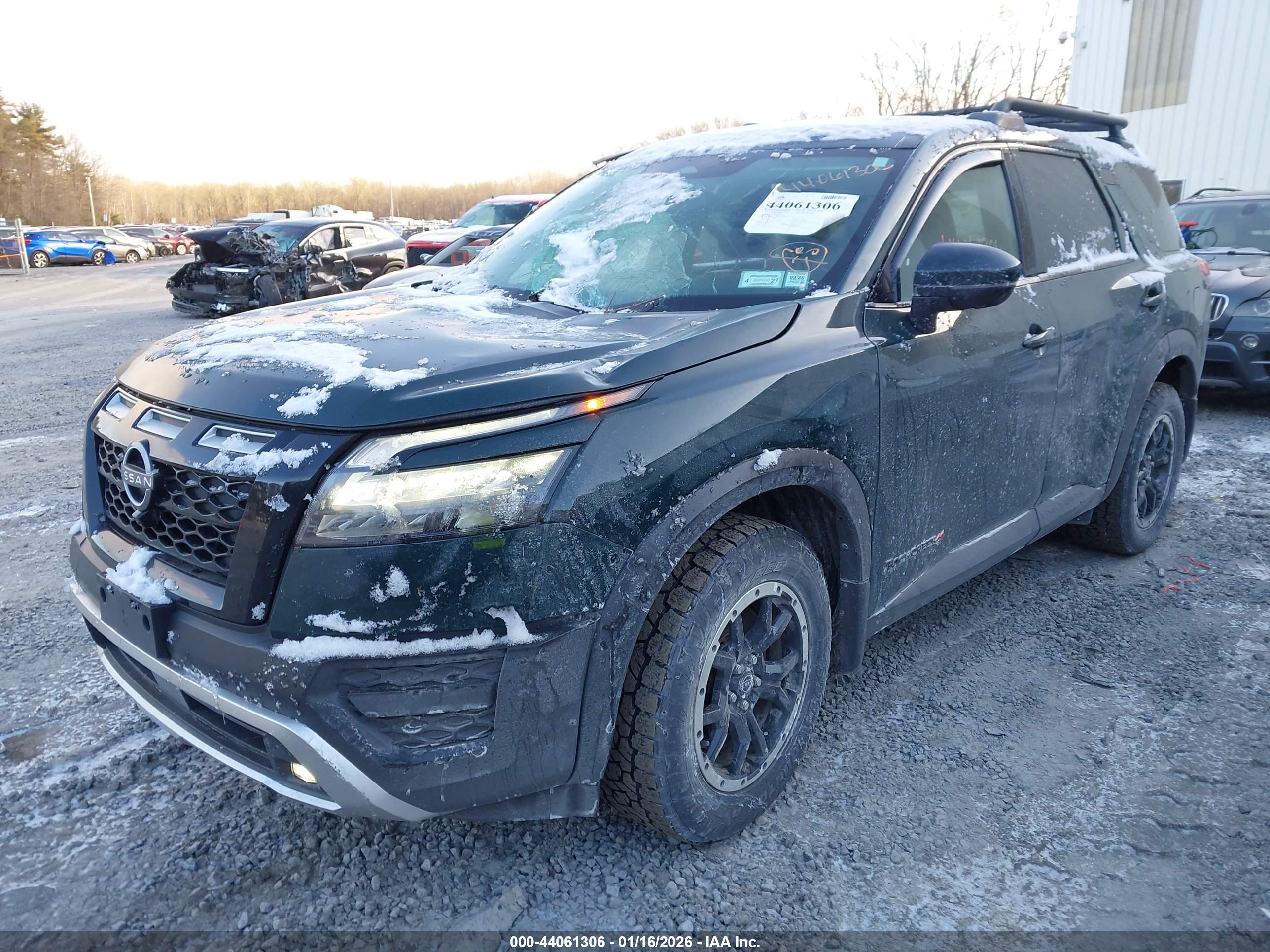 NISSAN PATHFINDER image 2
