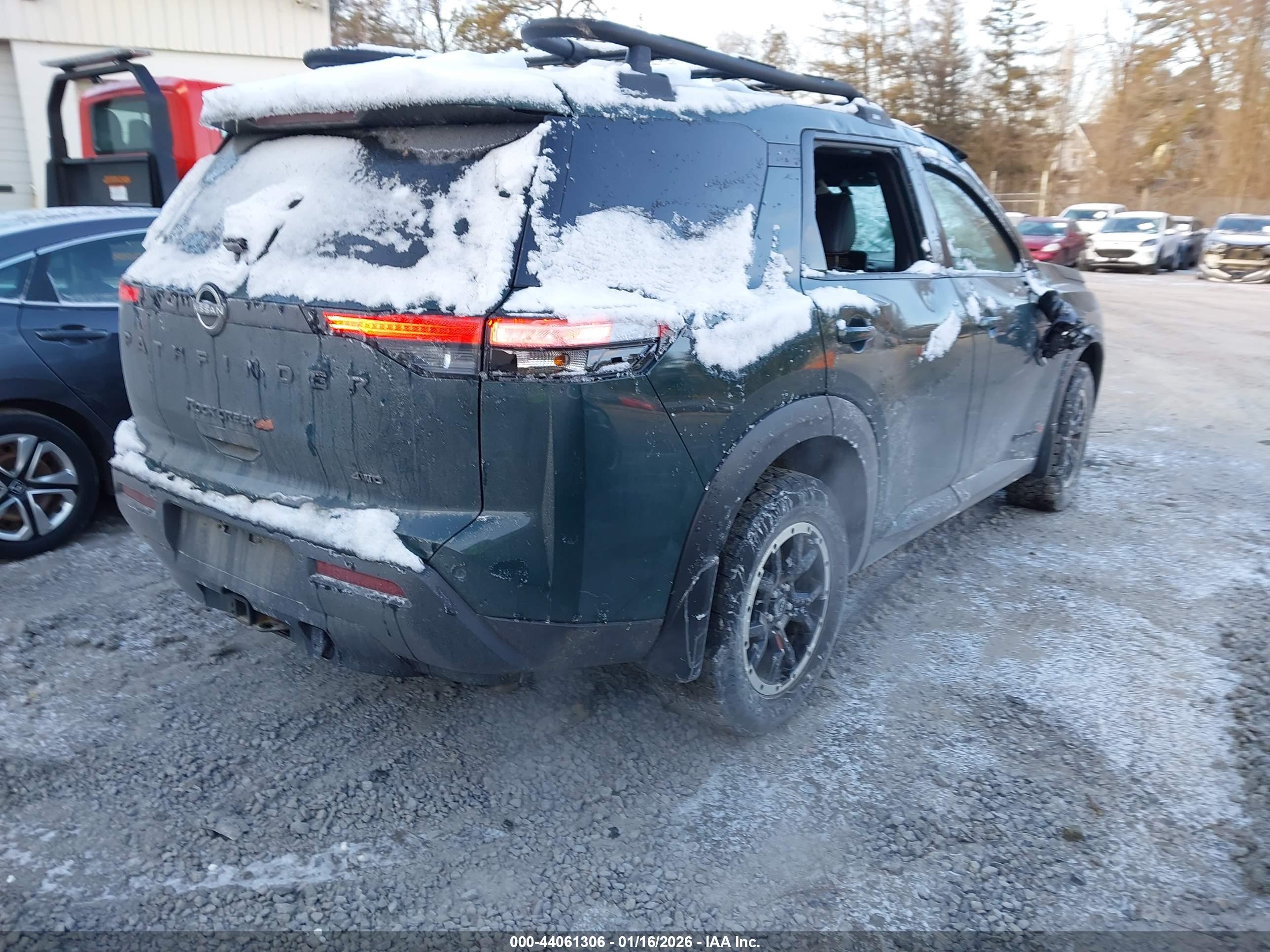 NISSAN PATHFINDER image 4