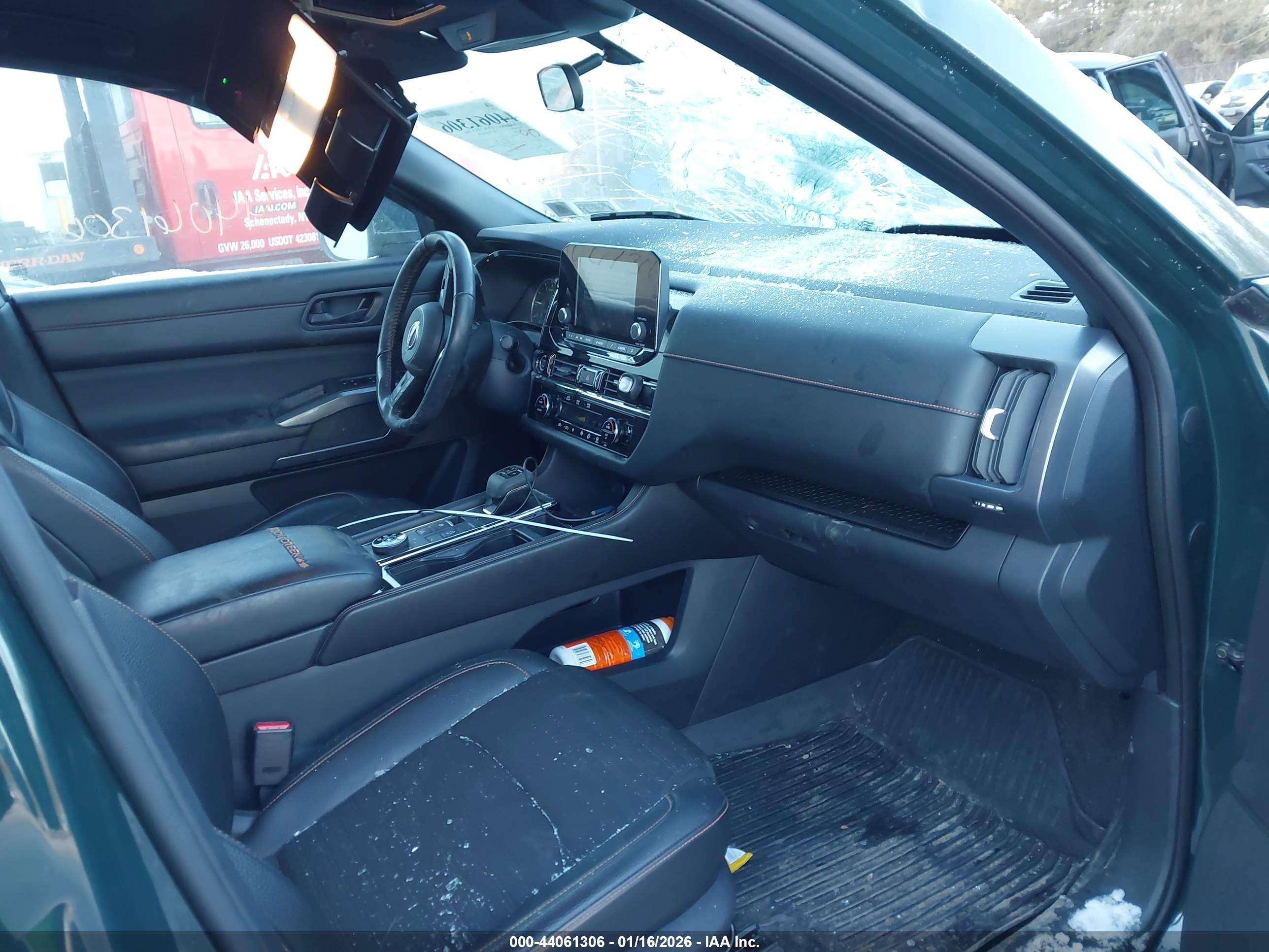 NISSAN PATHFINDER image 5