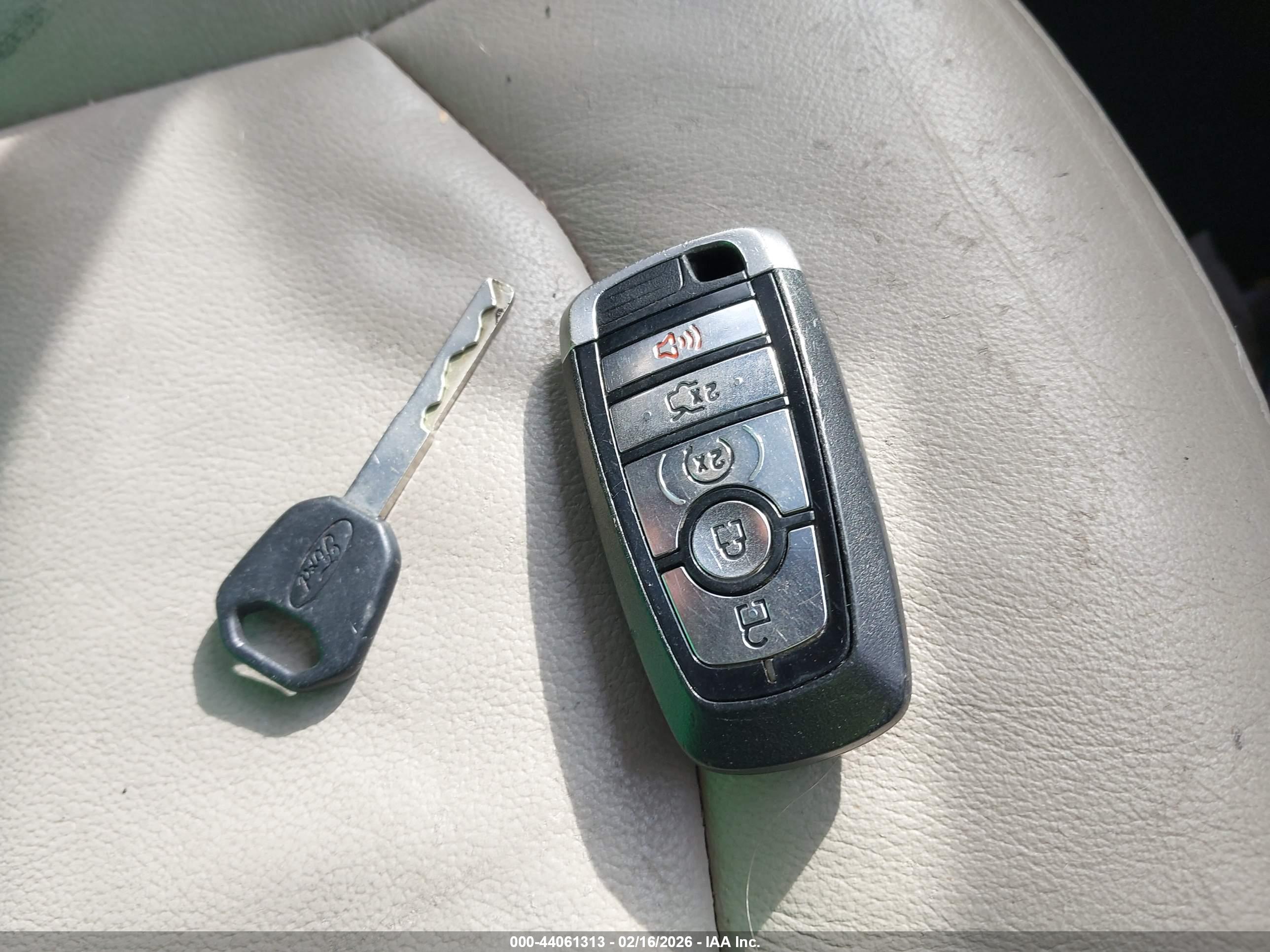 FORD EXPLORER image 11