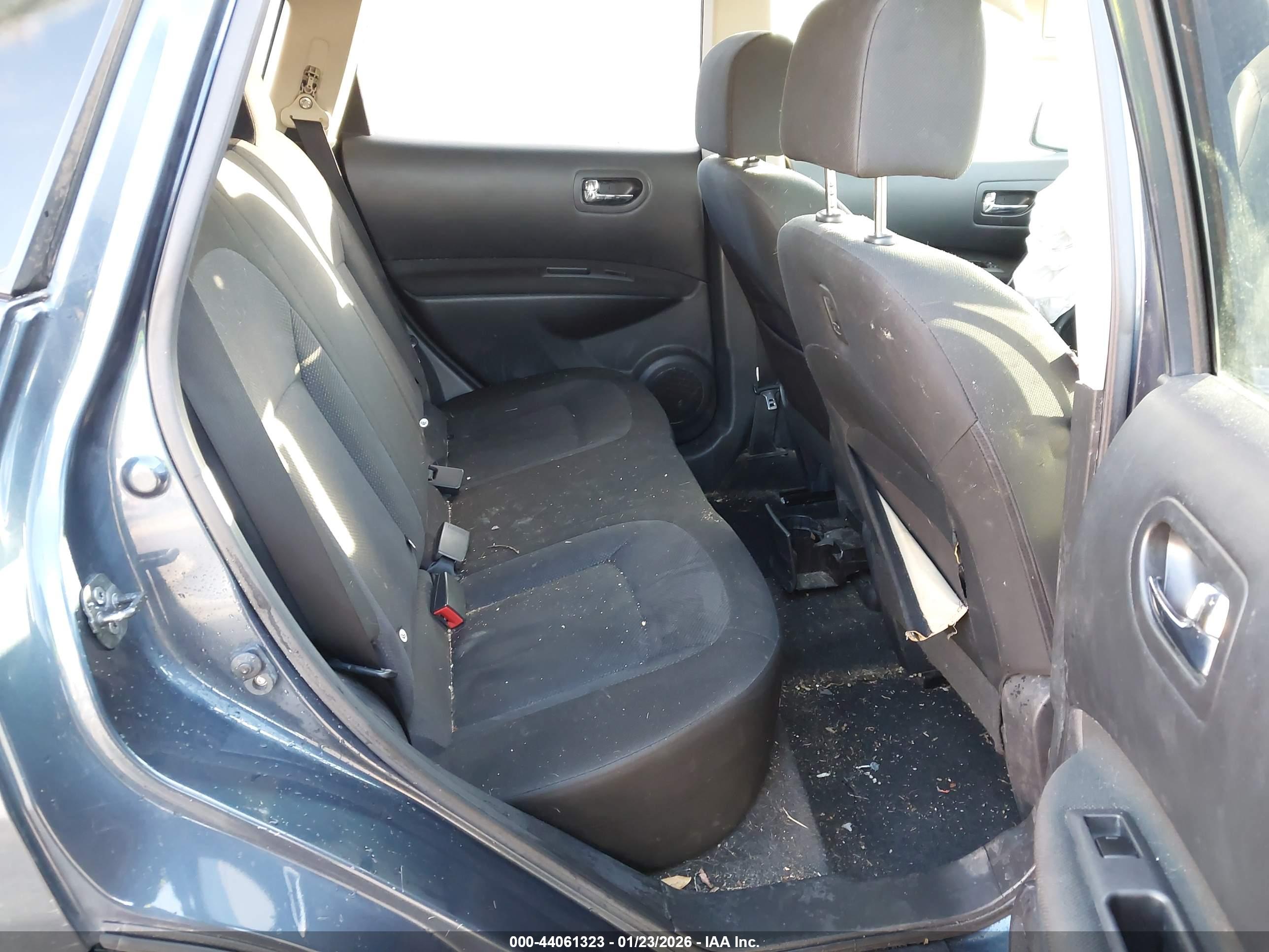 NISSAN ROGUE image 8