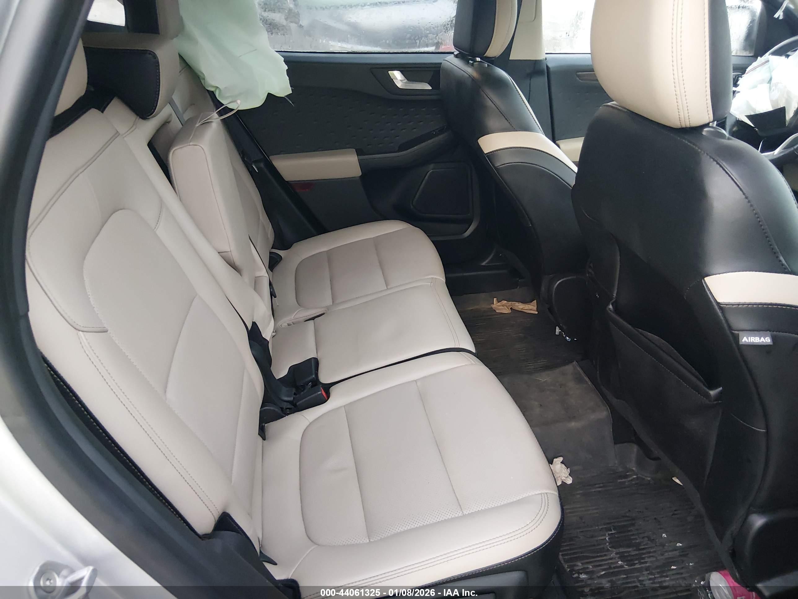 FORD ESCAPE image 8