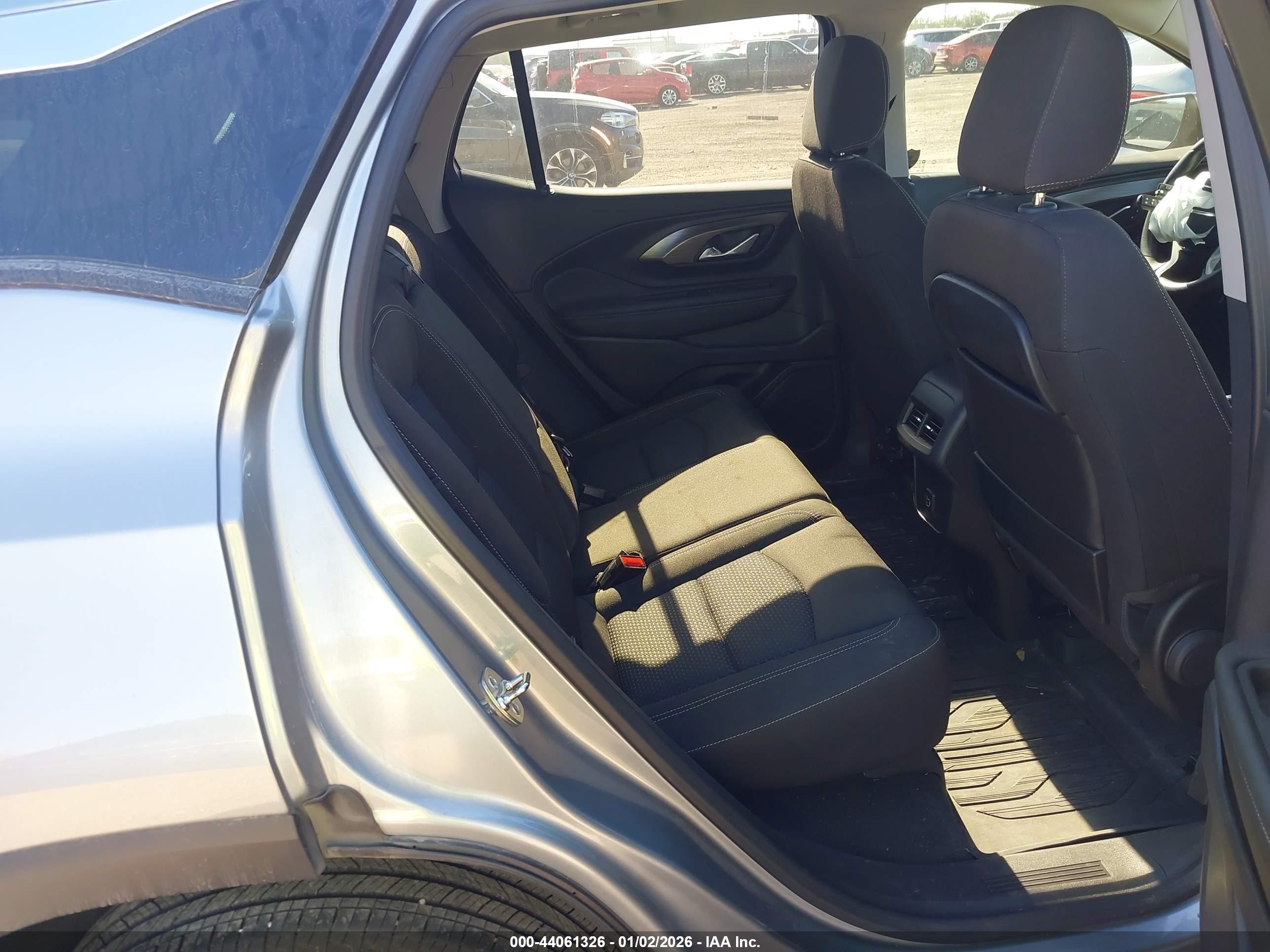 GMC TERRAIN image 8