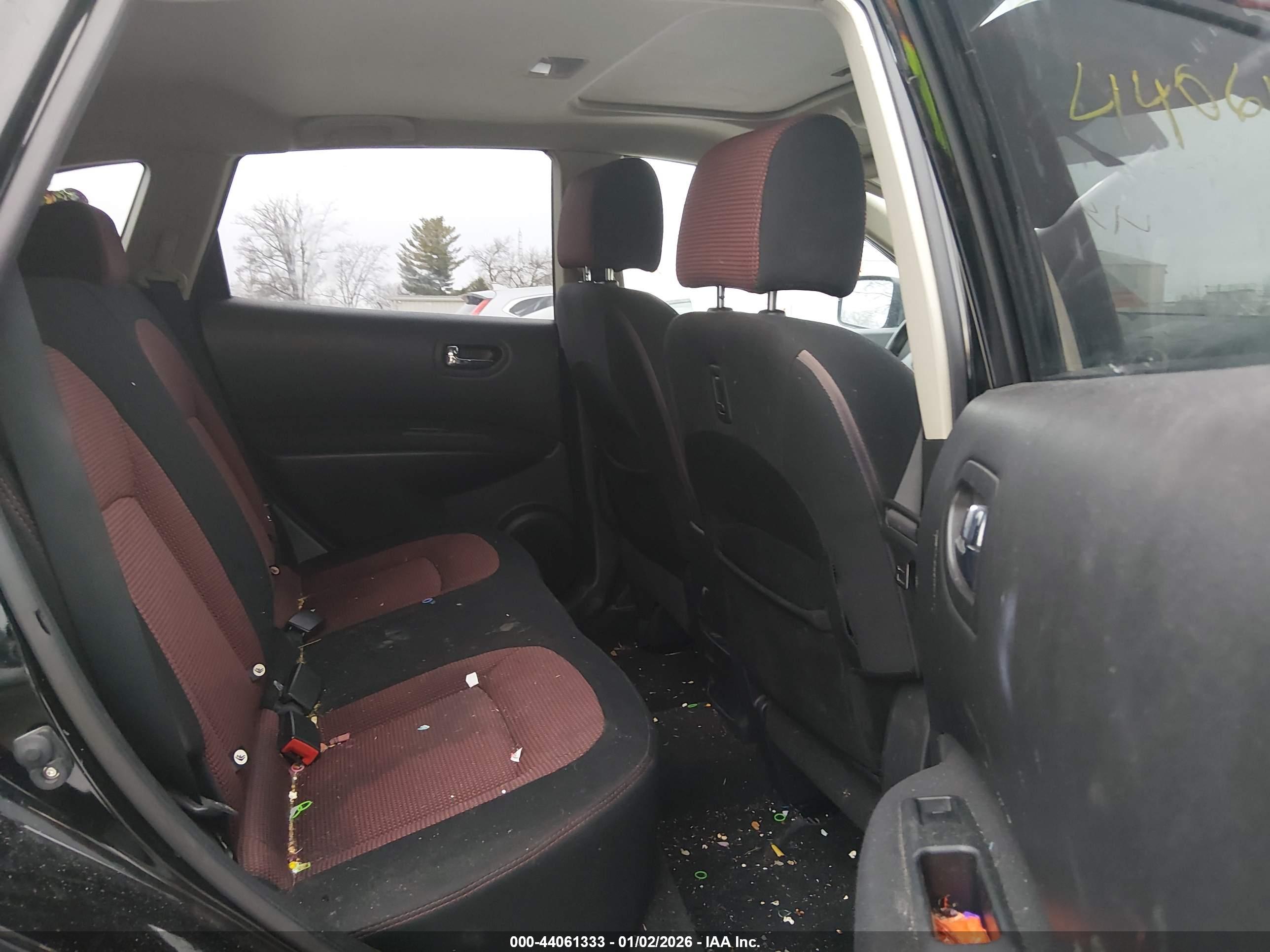NISSAN ROGUE image 8