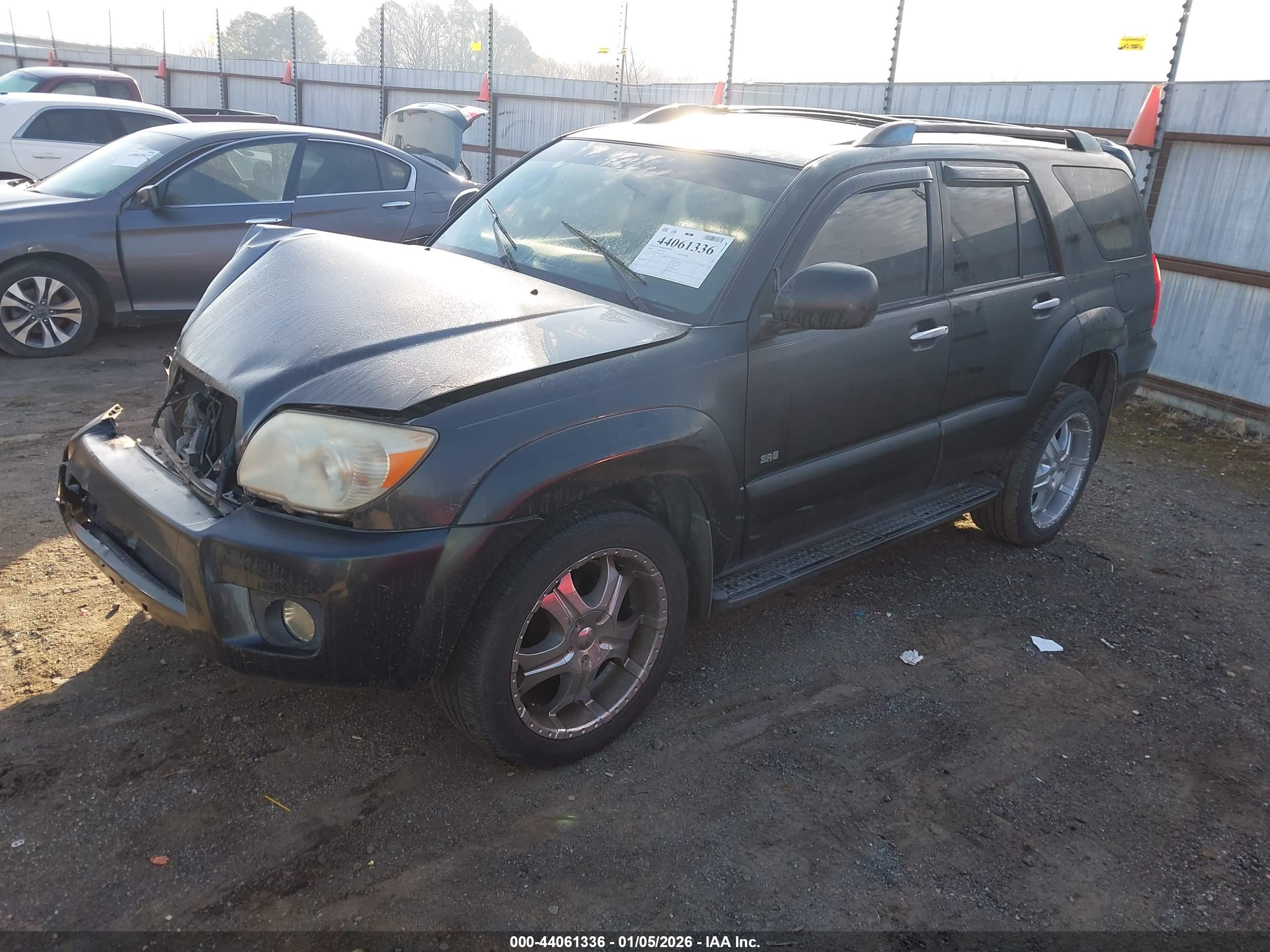 TOYOTA 4RUNNER image 2