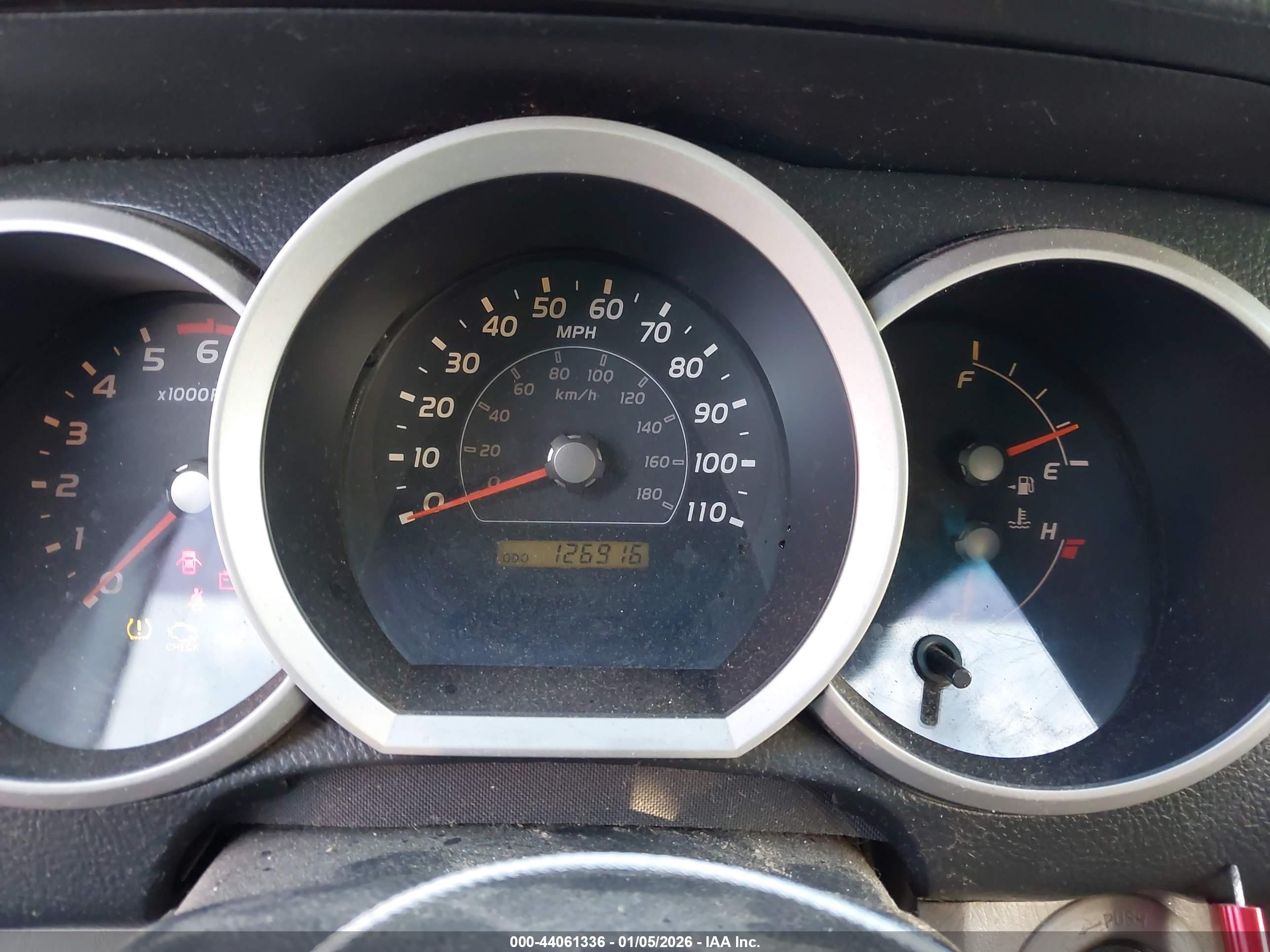 TOYOTA 4RUNNER image 7