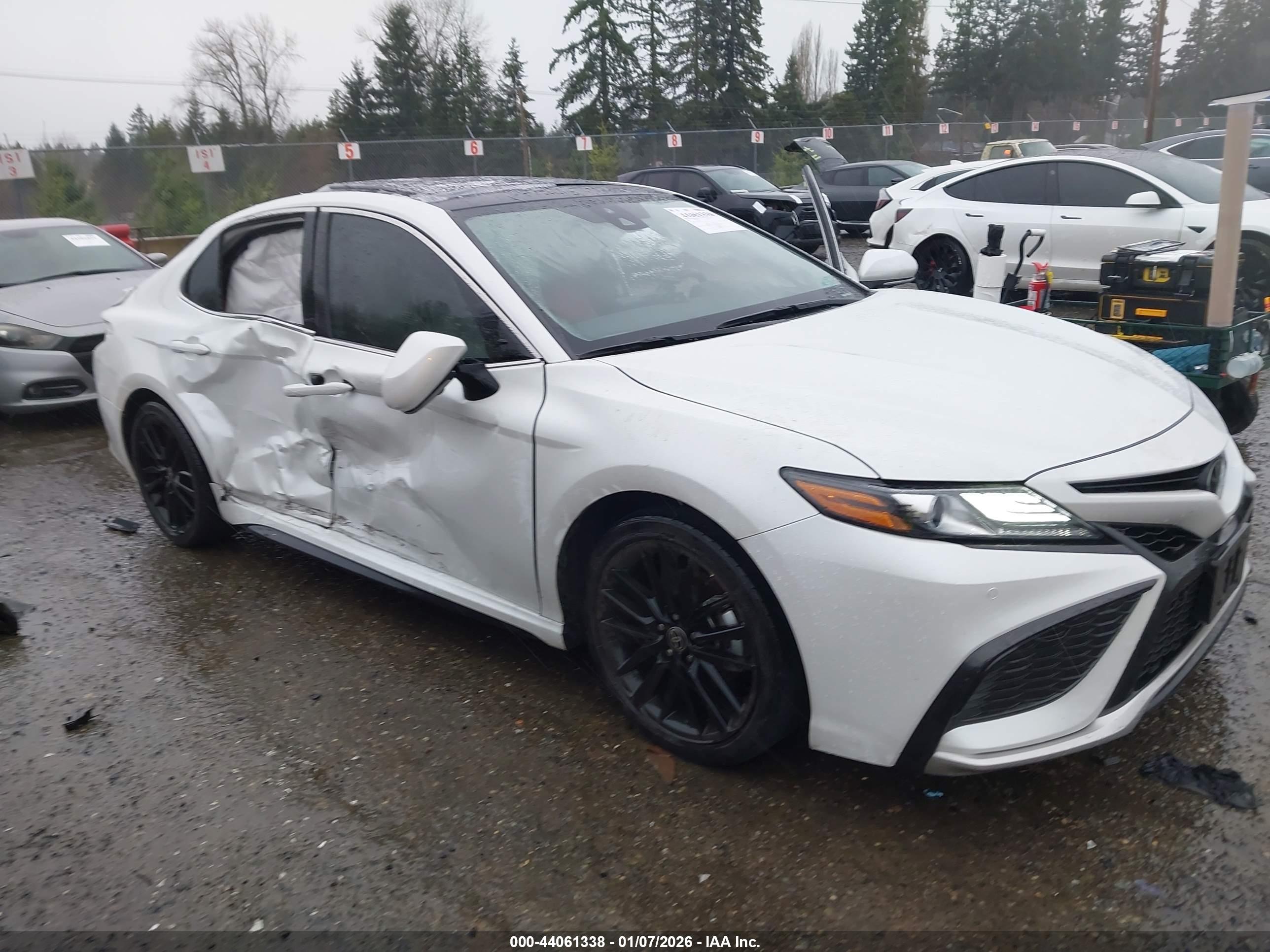 TOYOTA CAMRY image 6