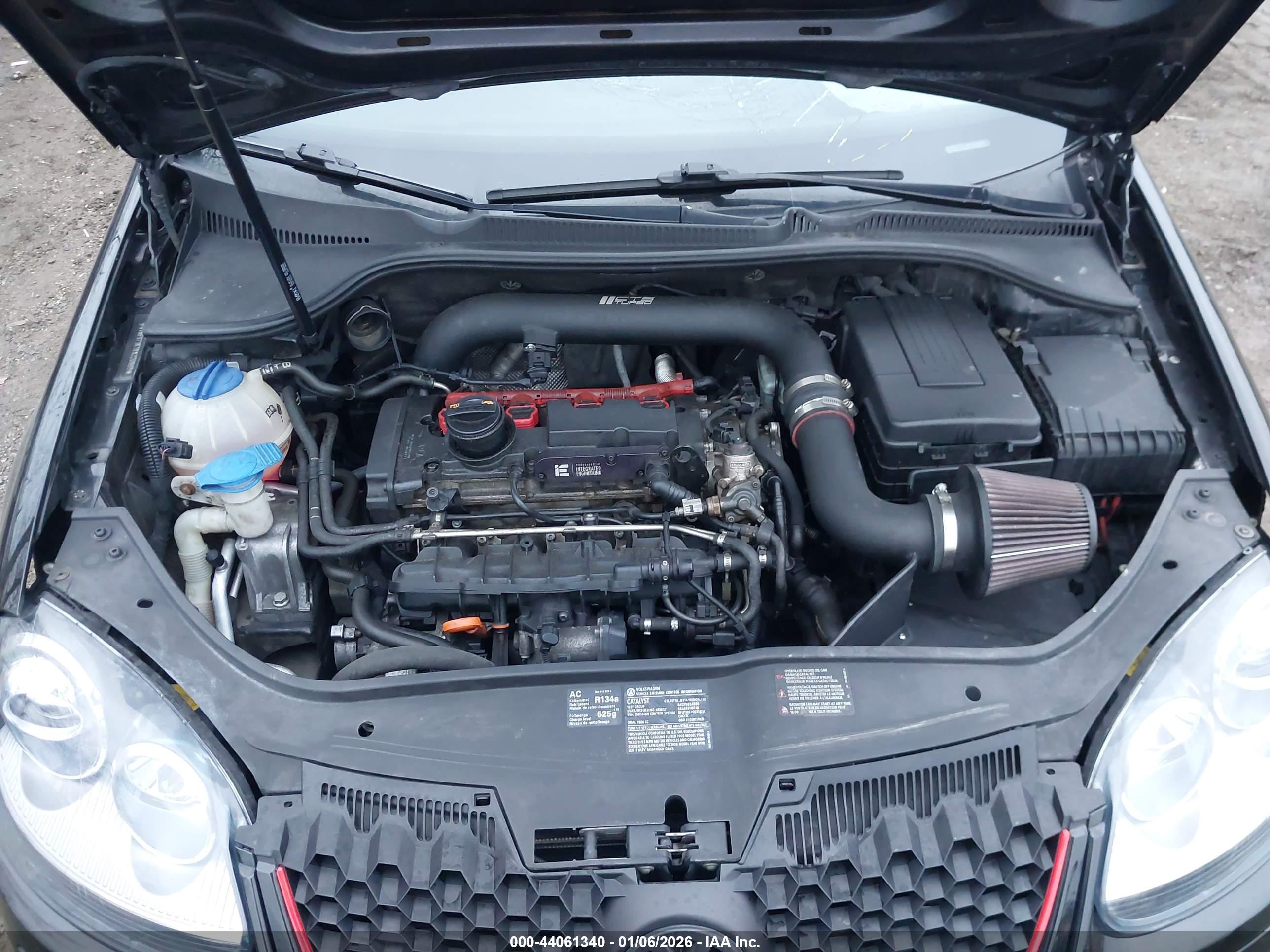 VOLKSWAGEN GTI image 10
