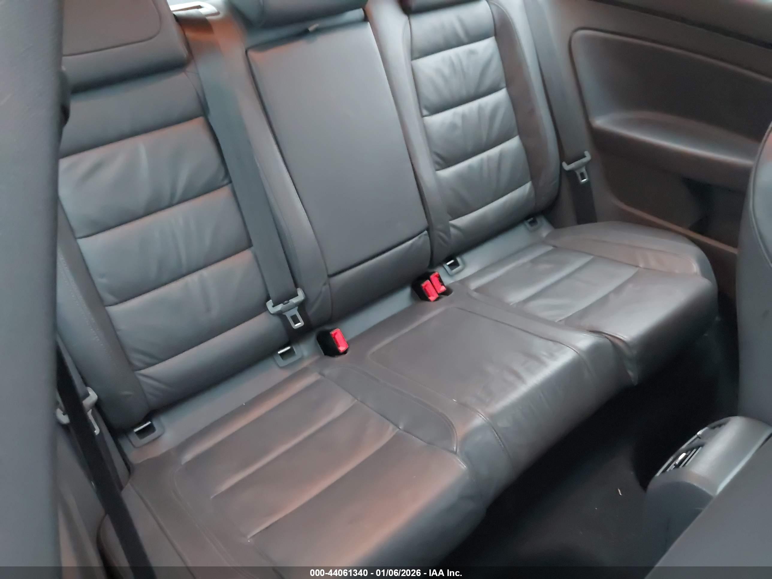 VOLKSWAGEN GTI image 8