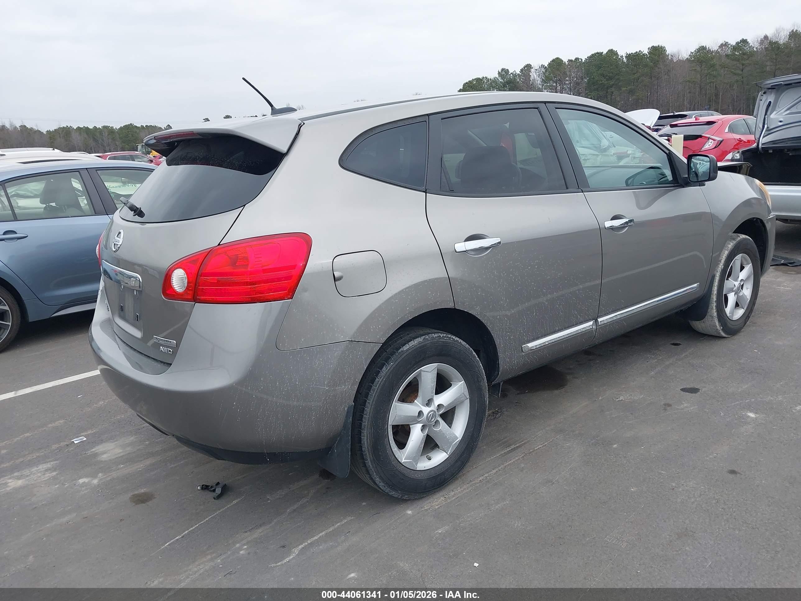 NISSAN ROGUE image 4