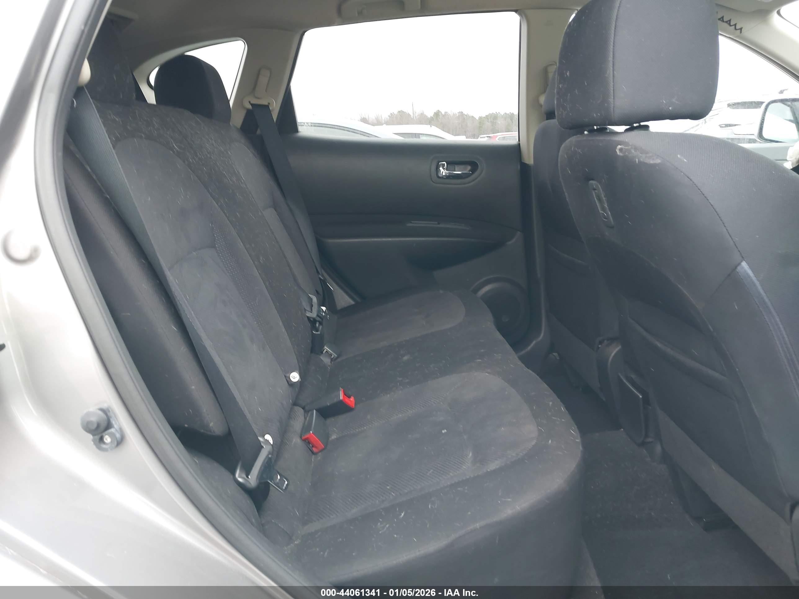 NISSAN ROGUE image 8