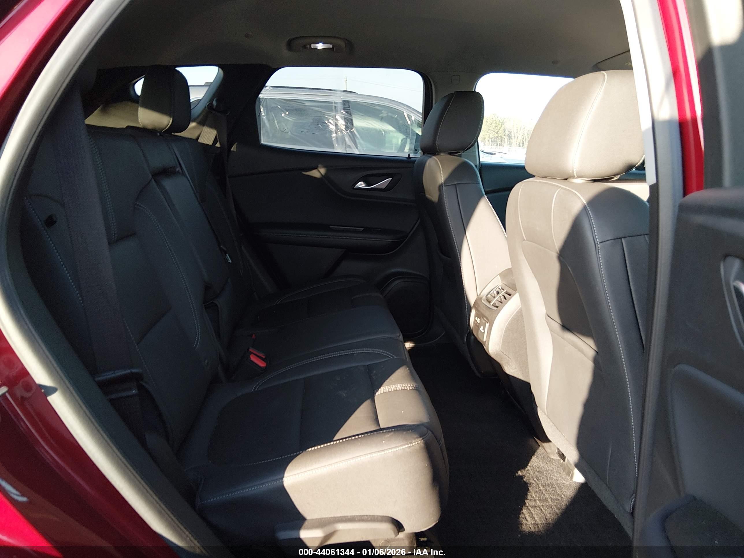CHEVROLET BLAZER image 8