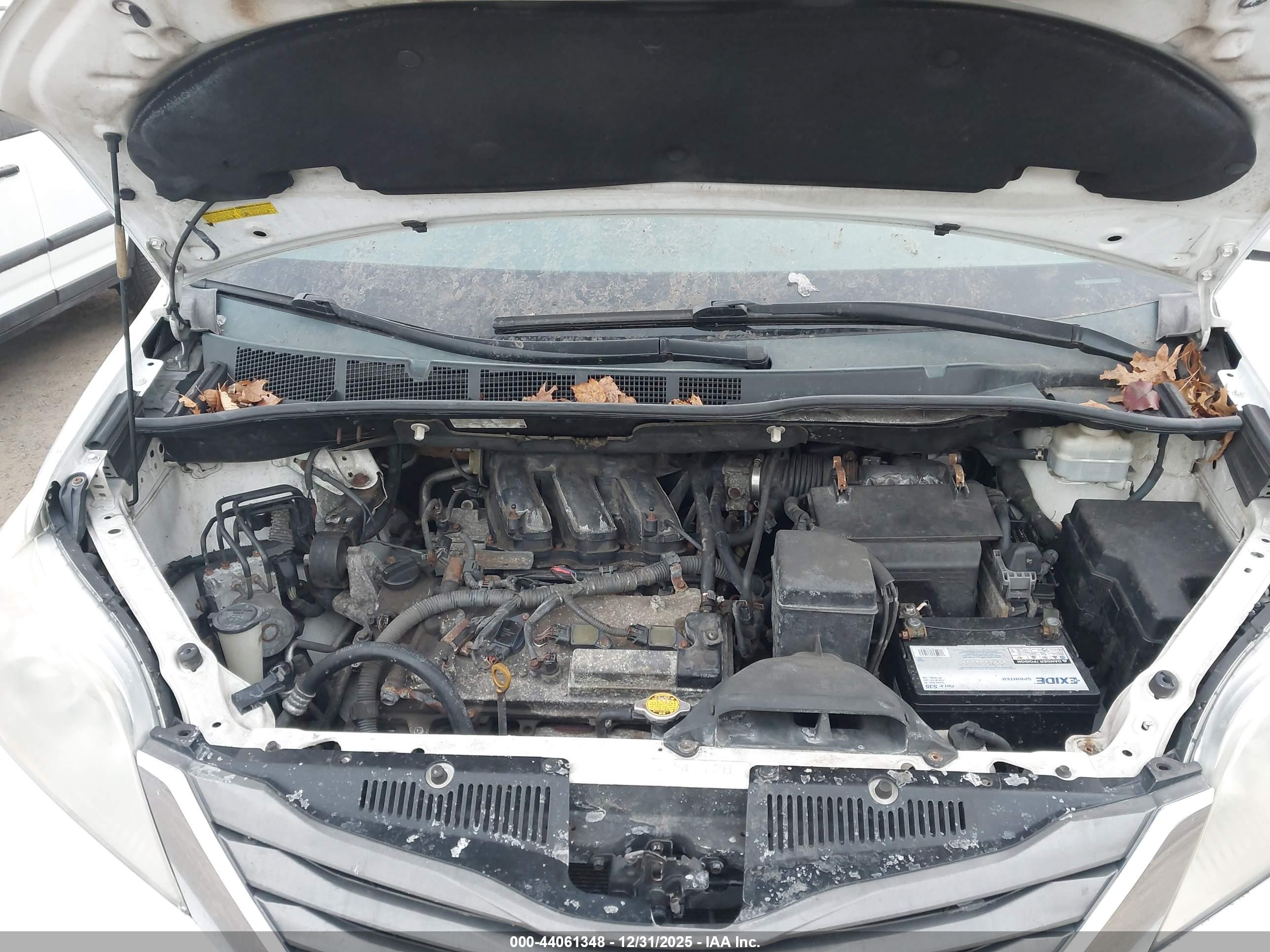 TOYOTA SIENNA image 10