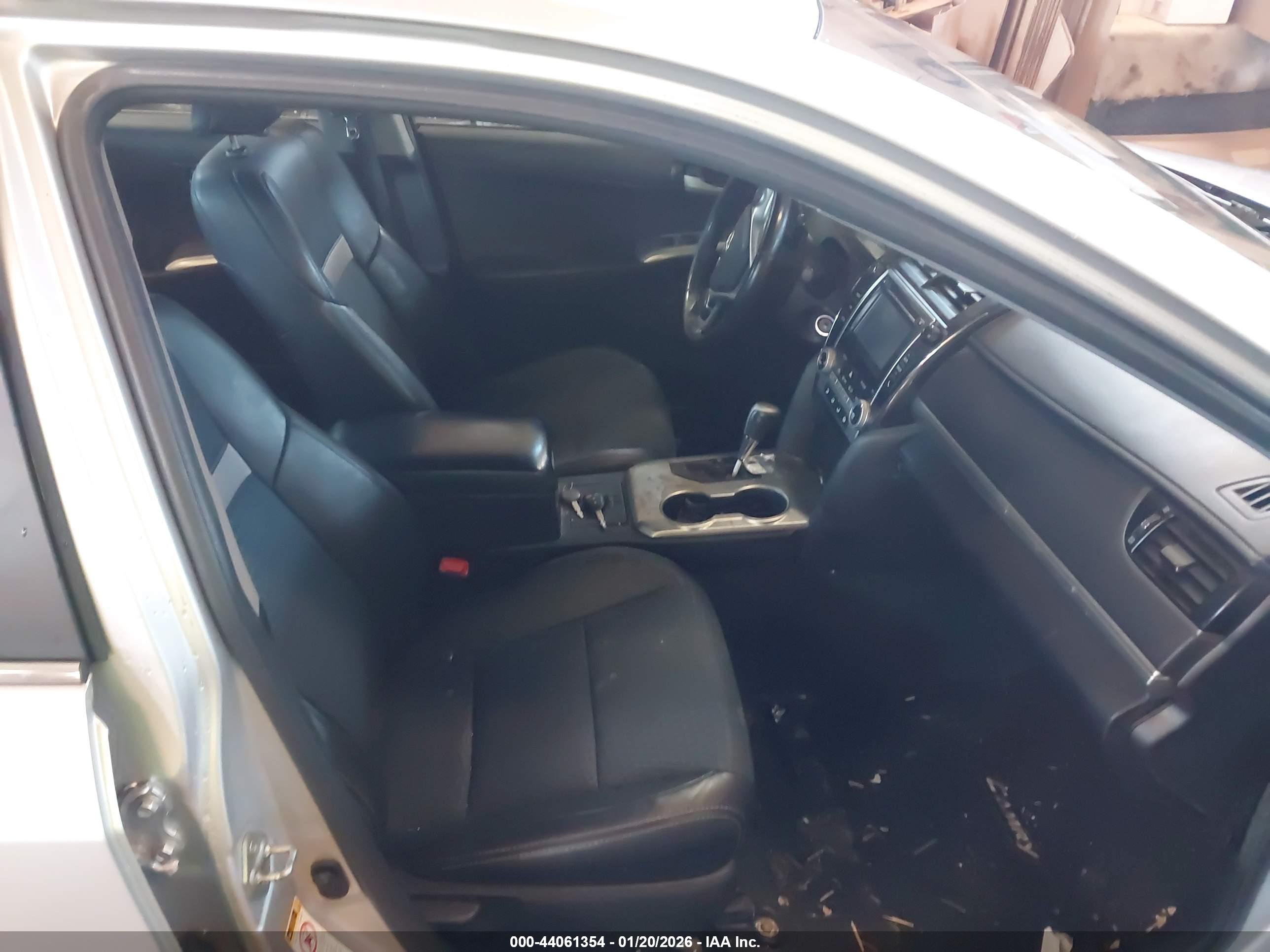 TOYOTA CAMRY image 5