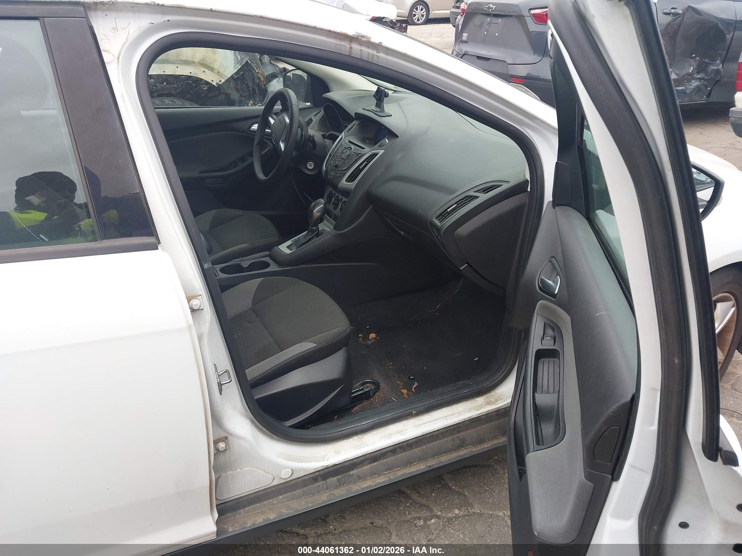 FORD FOCUS image 5