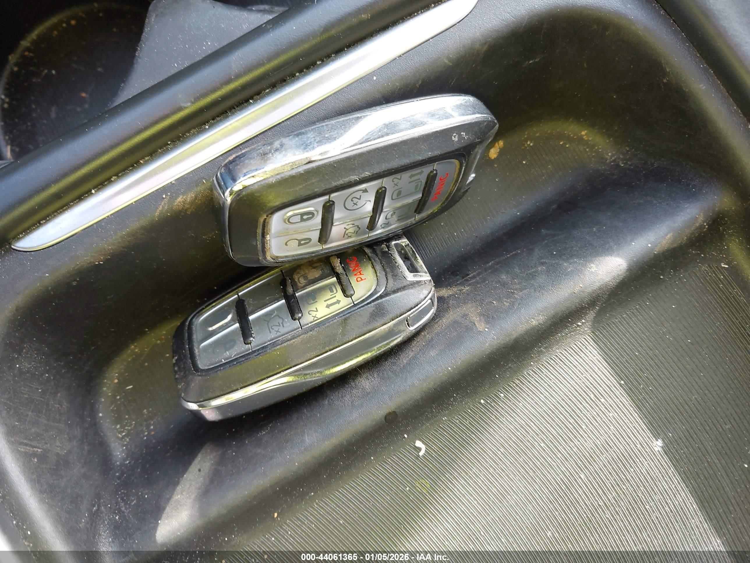 CHRYSLER PACIFICA image 11