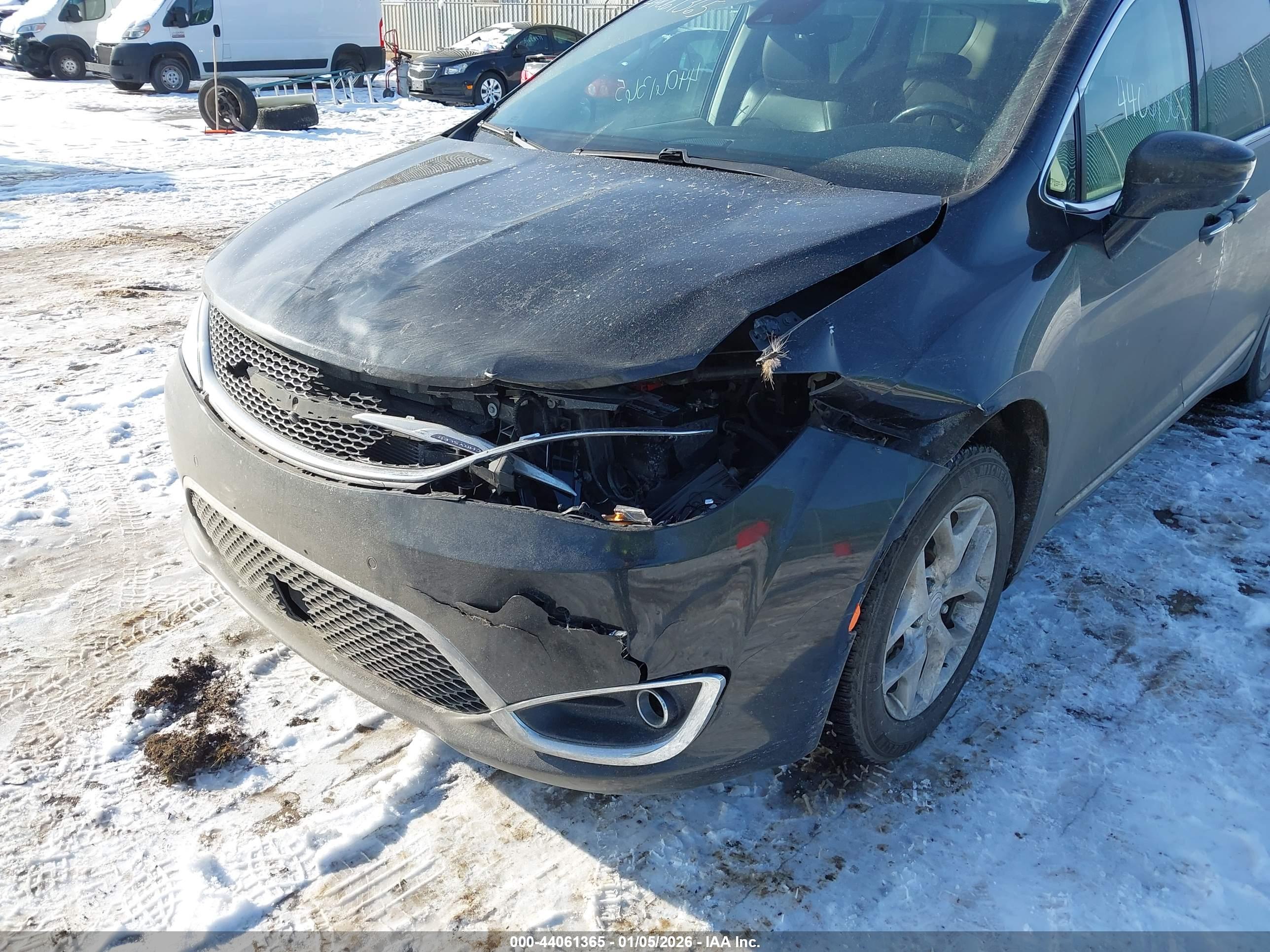 CHRYSLER PACIFICA image 6