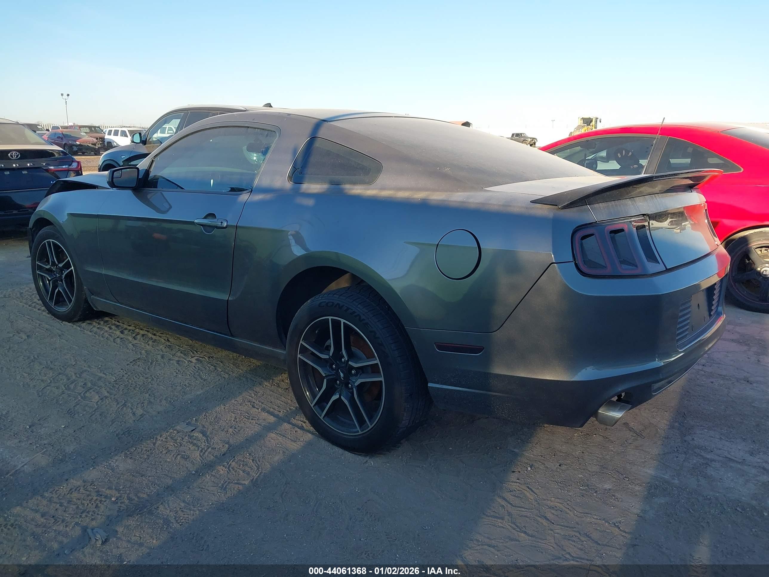 FORD MUSTANG image 3