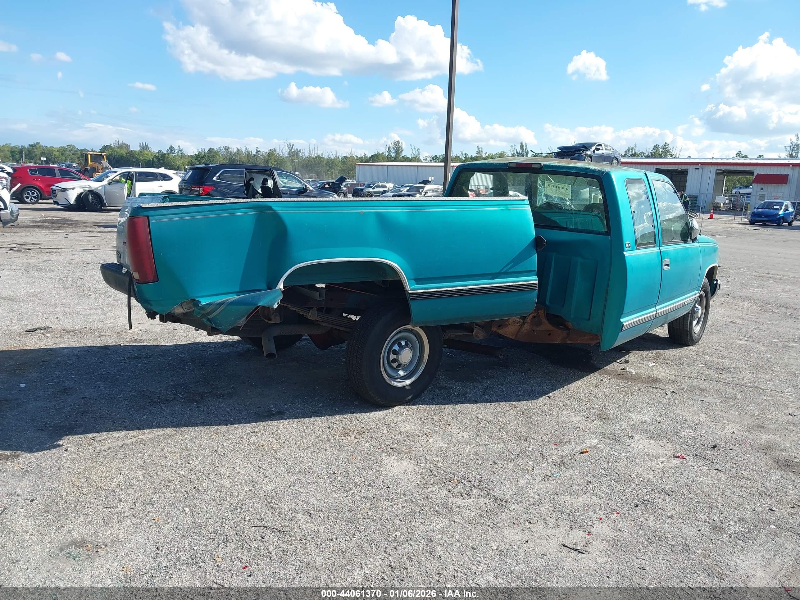 GMC SIERRA image 4