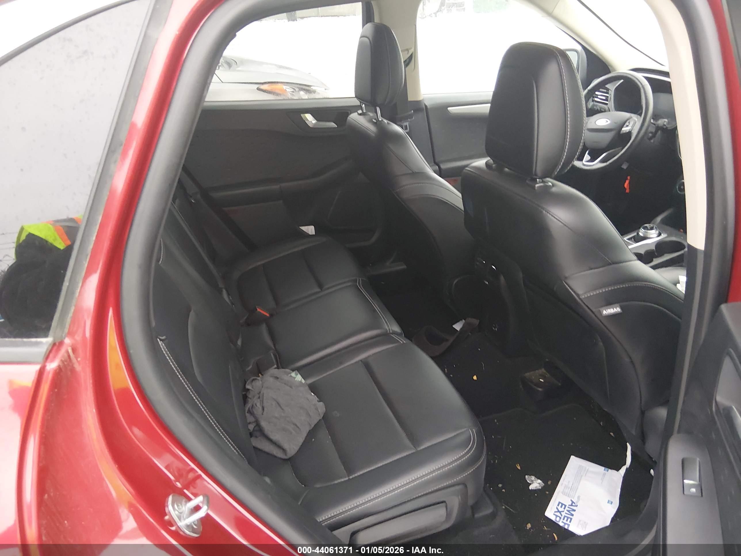 FORD ESCAPE image 8
