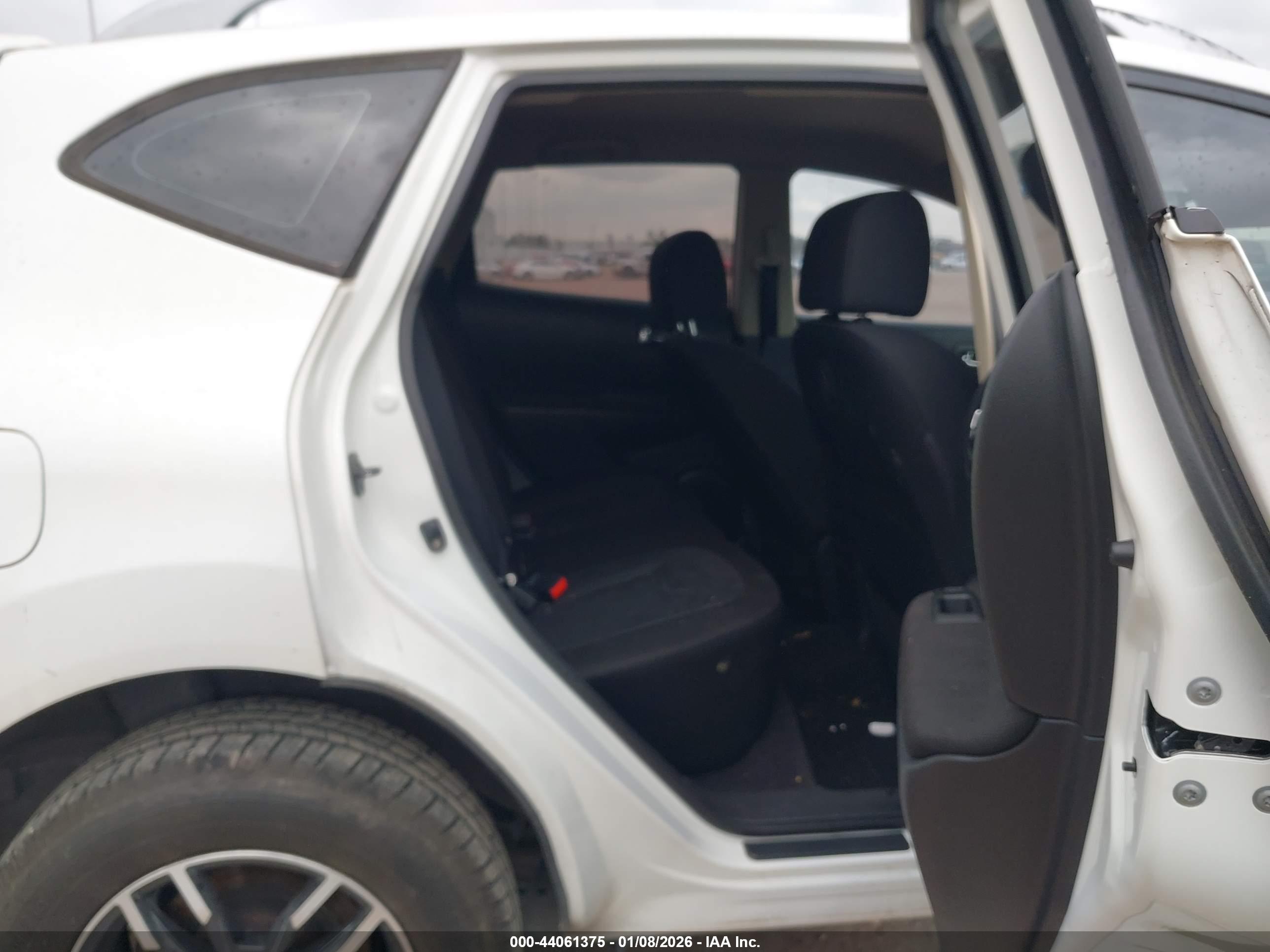 NISSAN ROGUE image 8