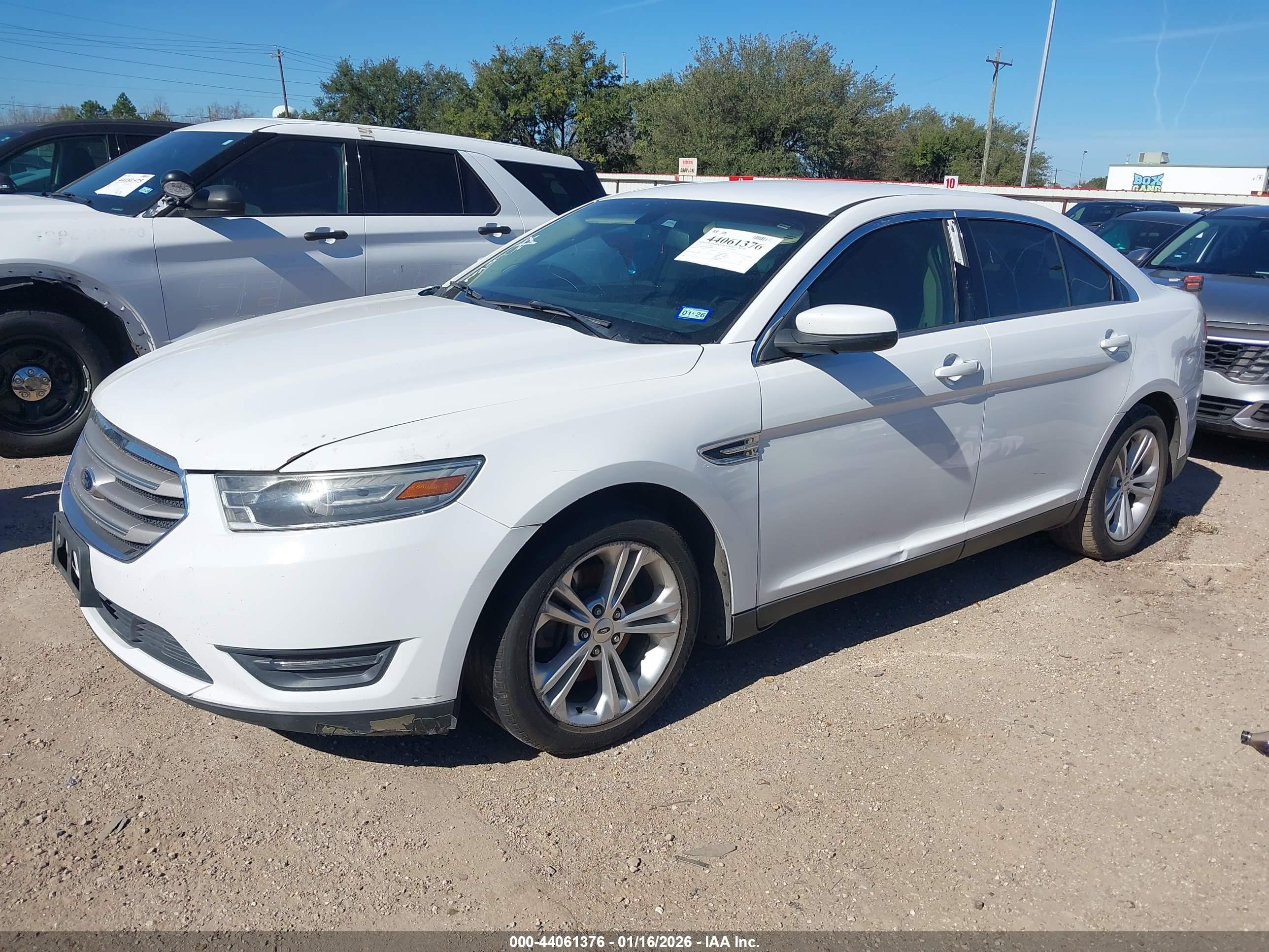 FORD TAURUS image 2