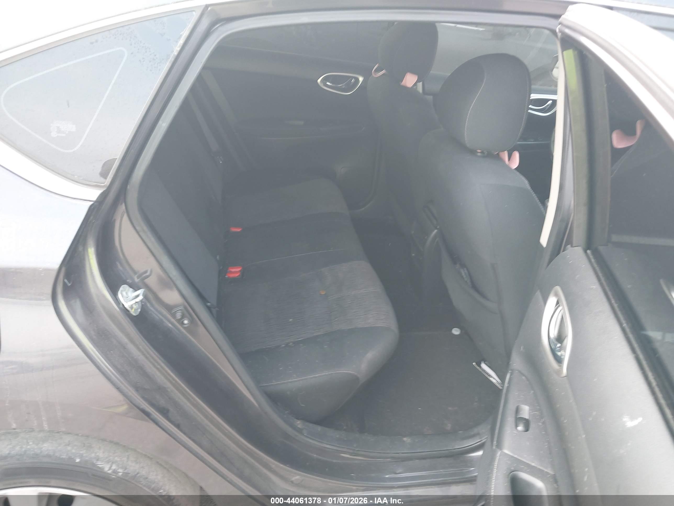 NISSAN SENTRA image 8