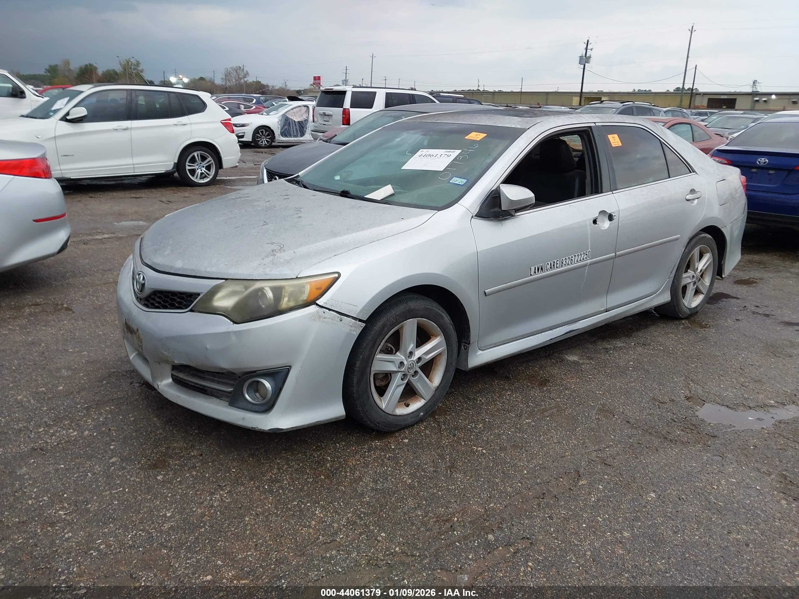 TOYOTA CAMRY image 2