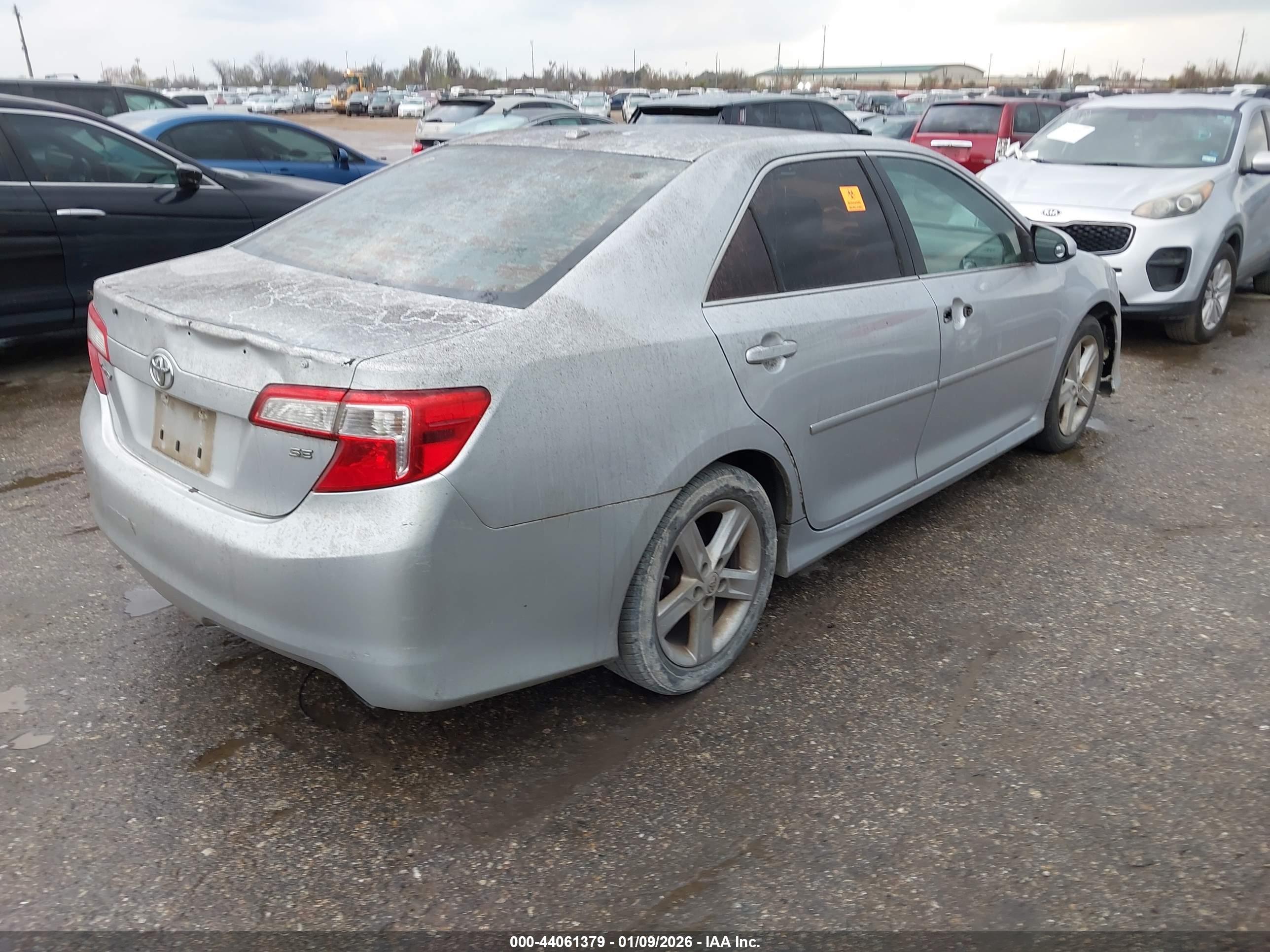 TOYOTA CAMRY image 4