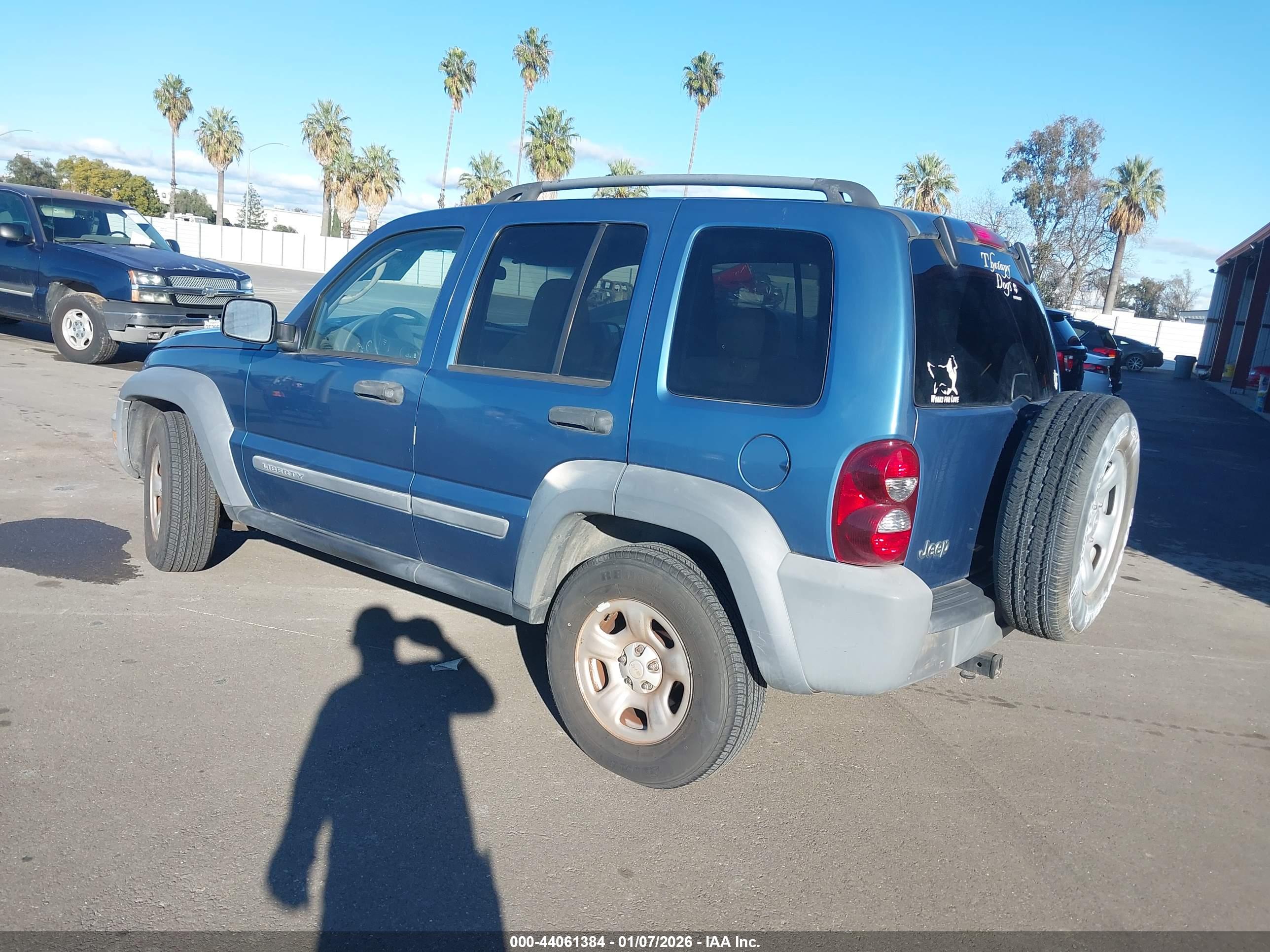 JEEP LIBERTY image 3