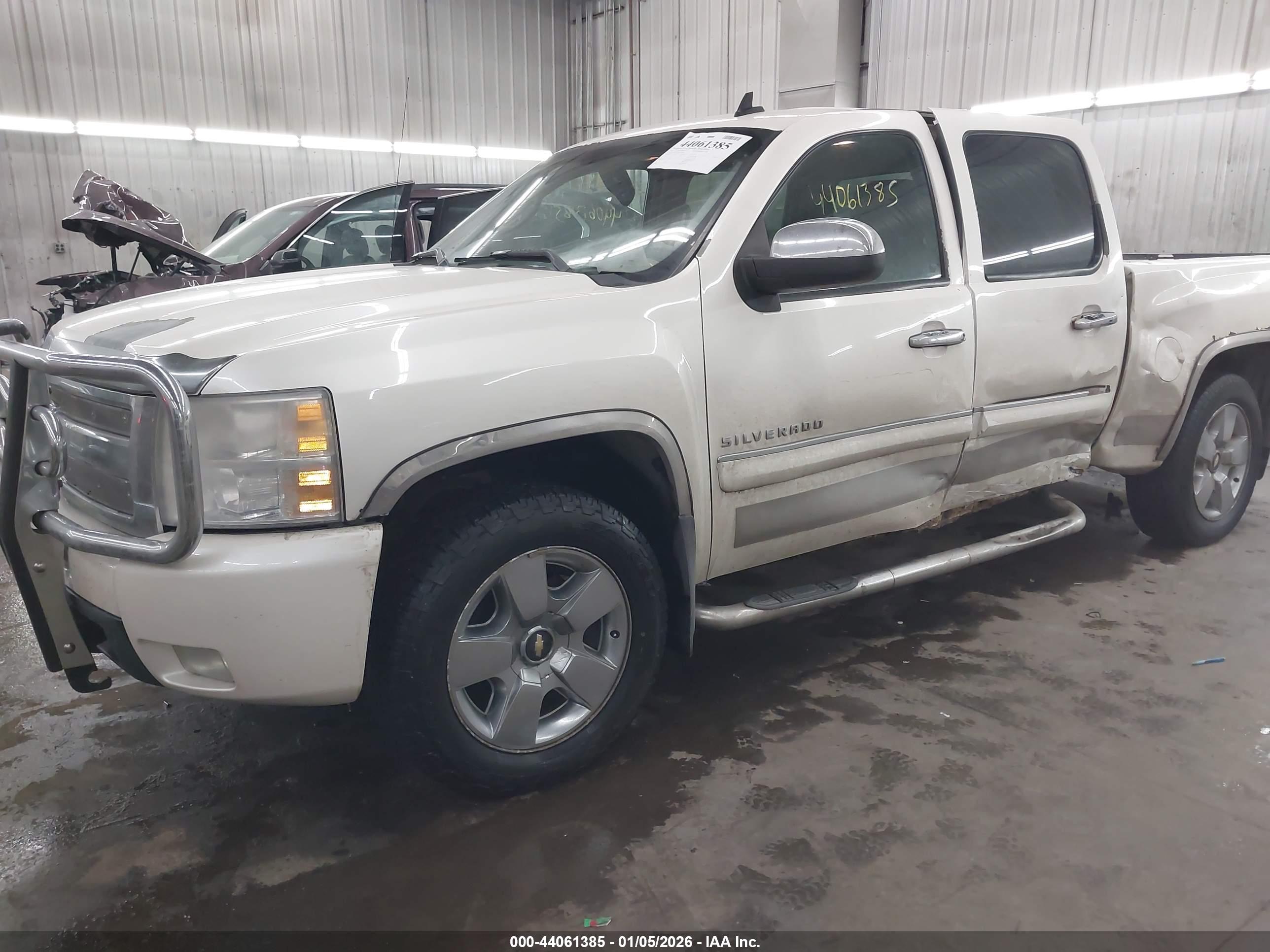 CHEVROLET SILVERADO image 2