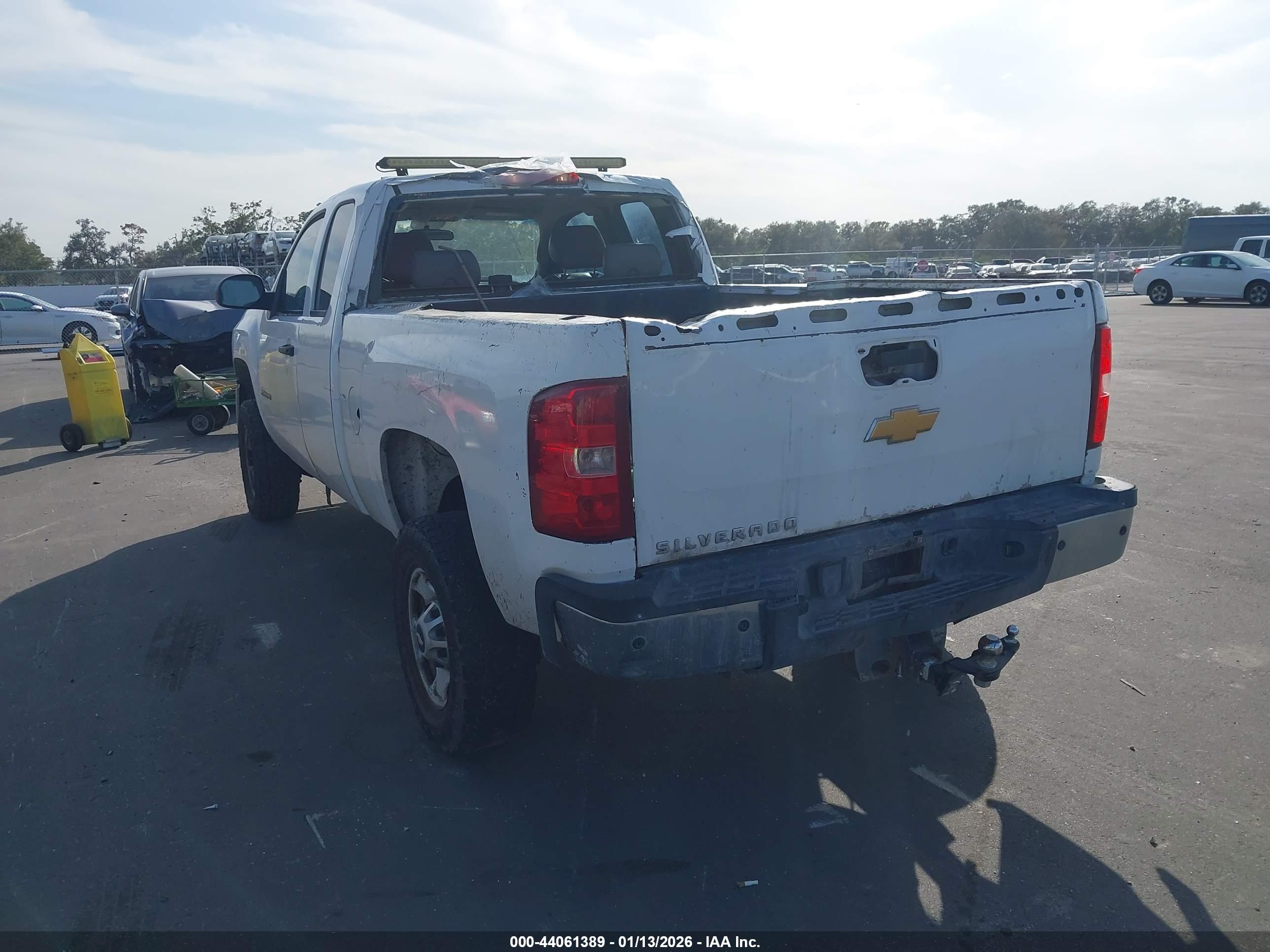 CHEVROLET SILVERADO image 3